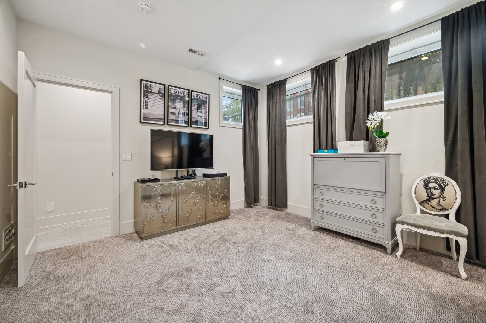 1334 W WALTON Street Unit: 1W