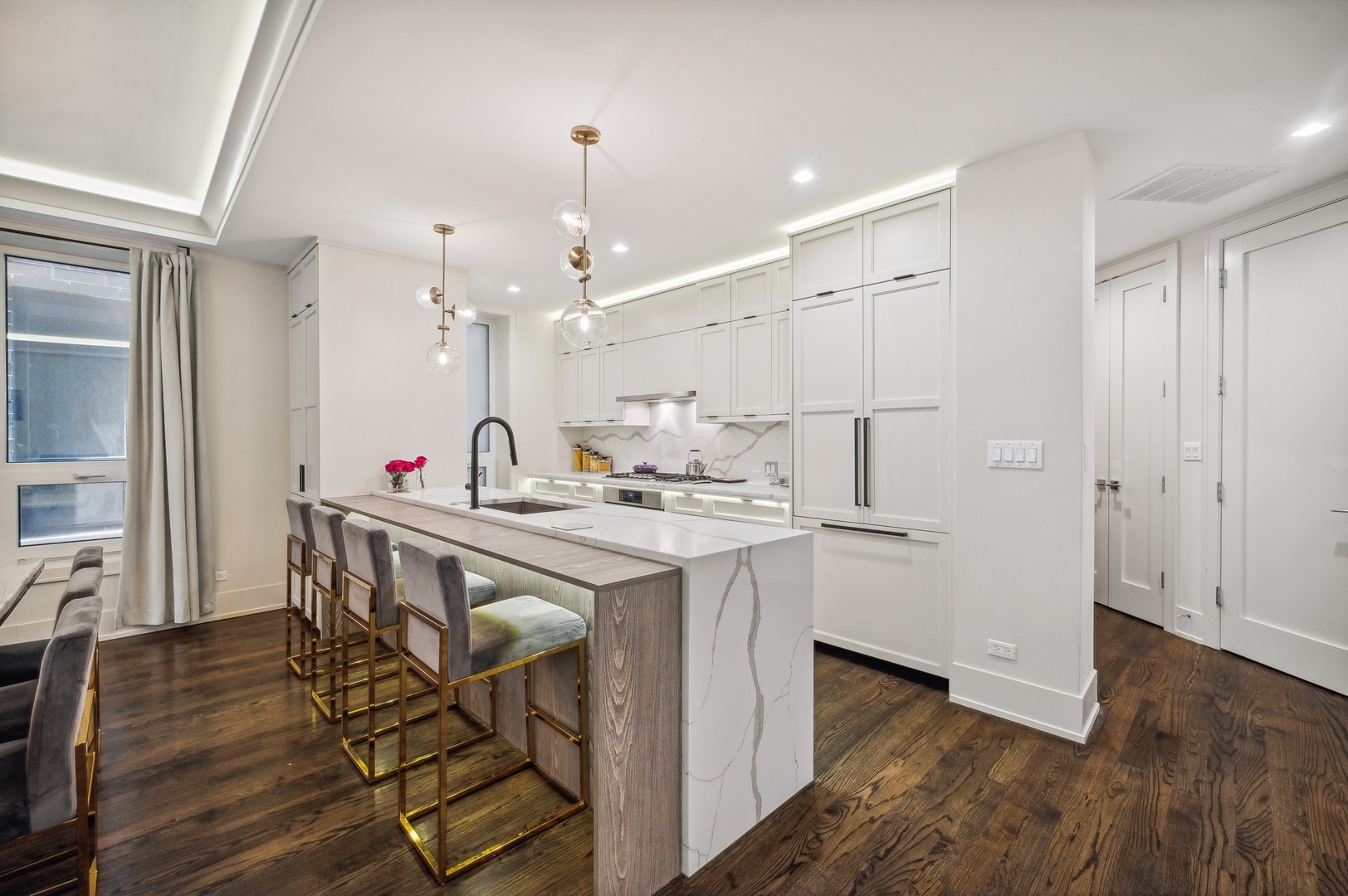 1334 W WALTON Street Unit: 1W