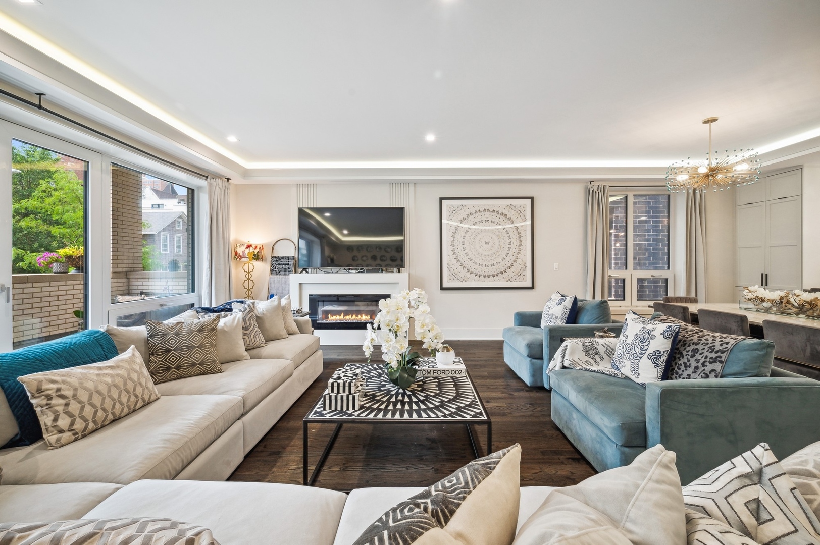 1334 W WALTON Street Unit: 1W