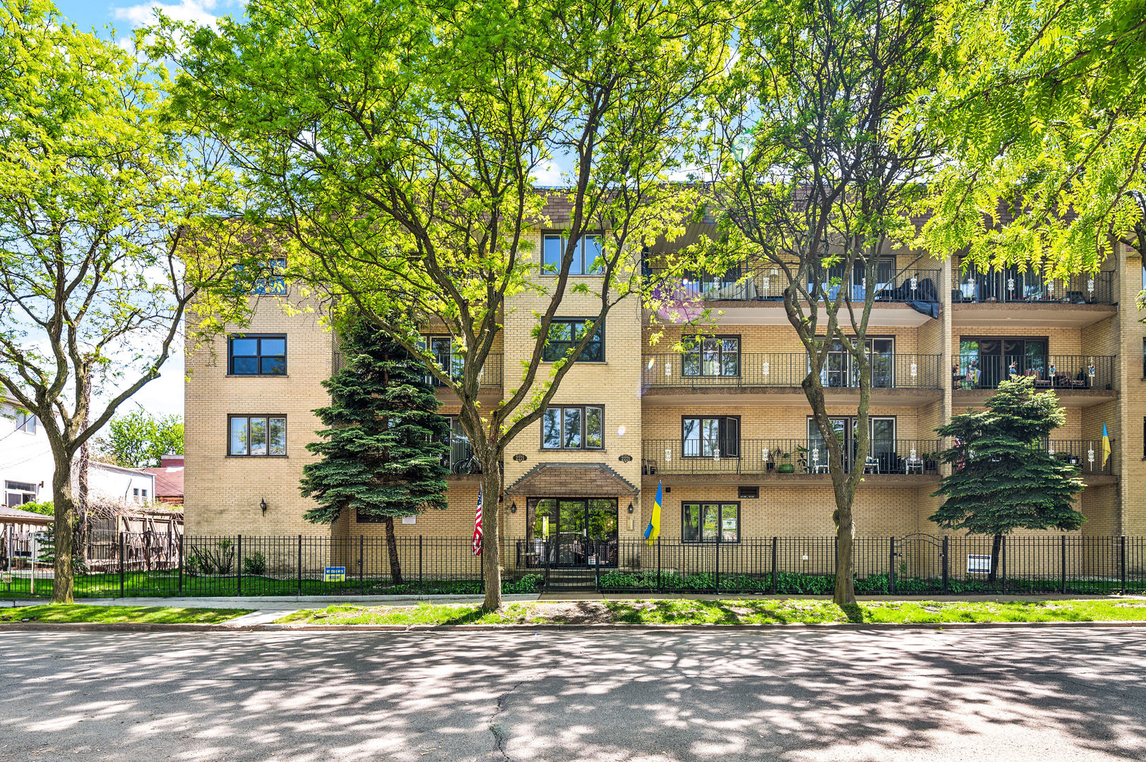 2221 W Superior Street Unit: 306
