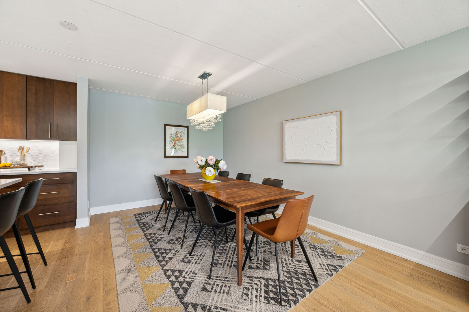 2221 W Superior Street Unit: 306