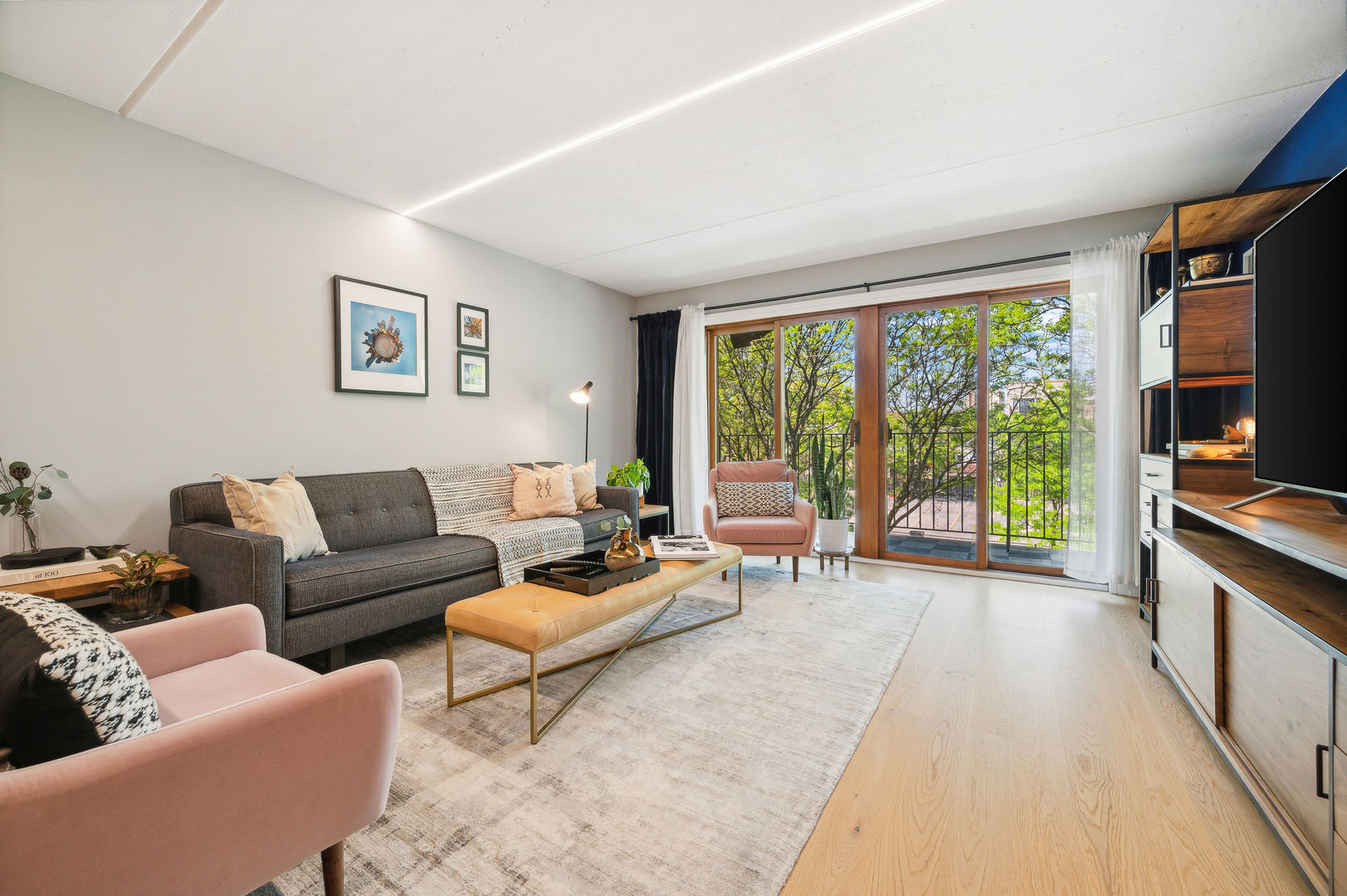 2221 W Superior Street Unit: 306