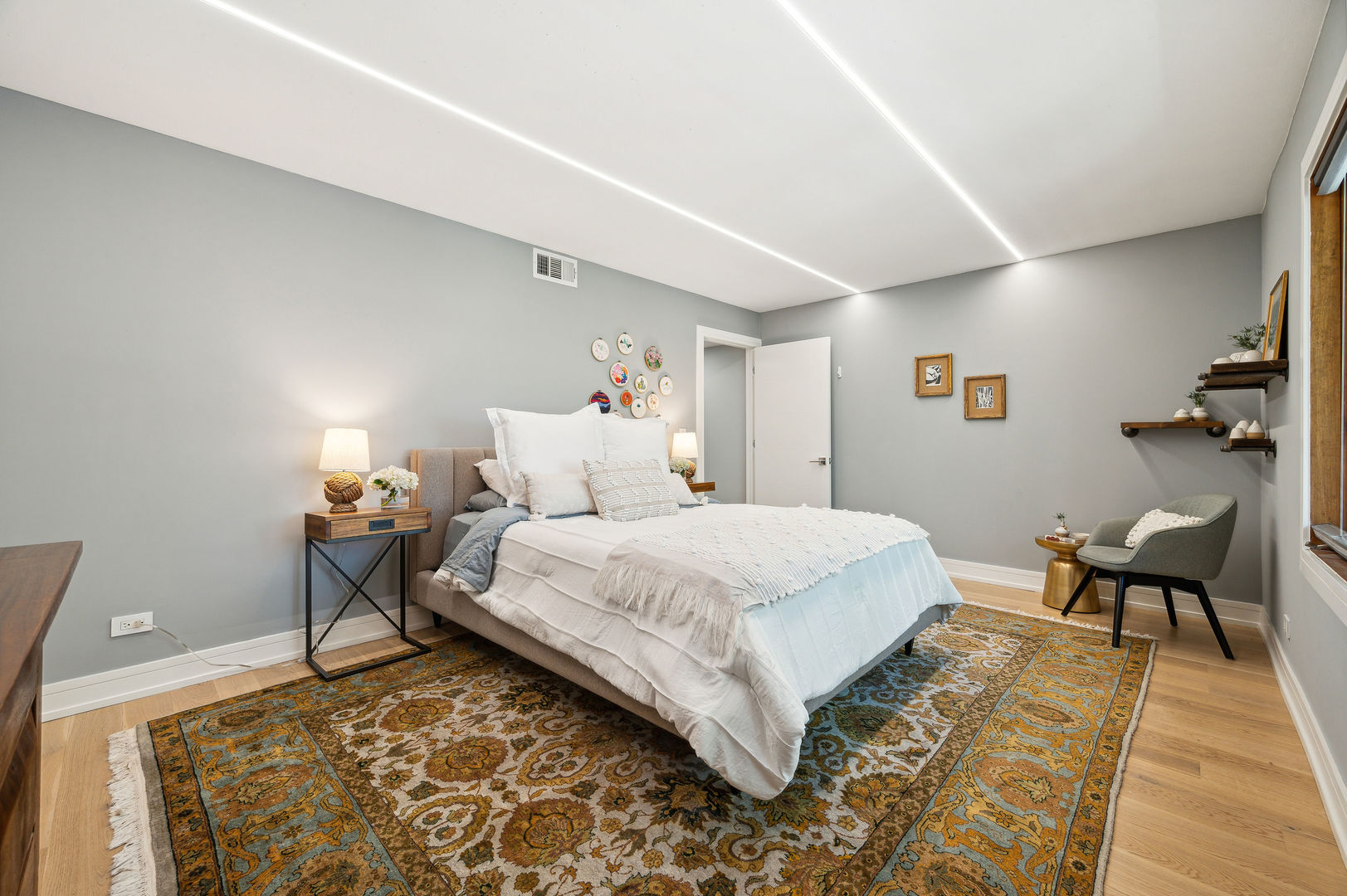 2221 W Superior Street Unit: 306