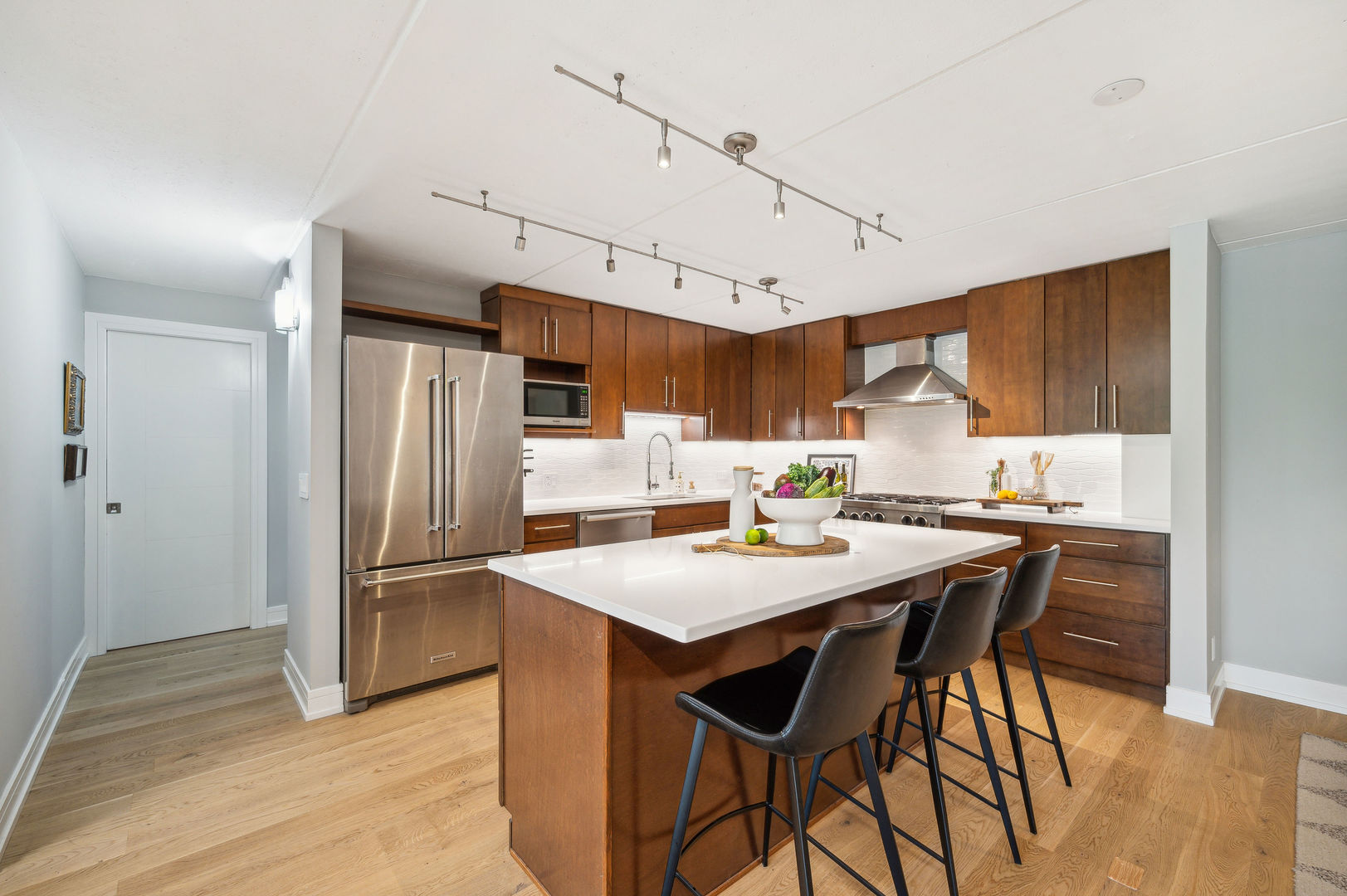 2221 W Superior Street Unit: 306