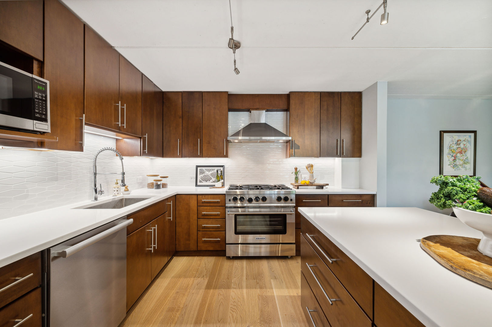 2221 W Superior Street Unit: 306