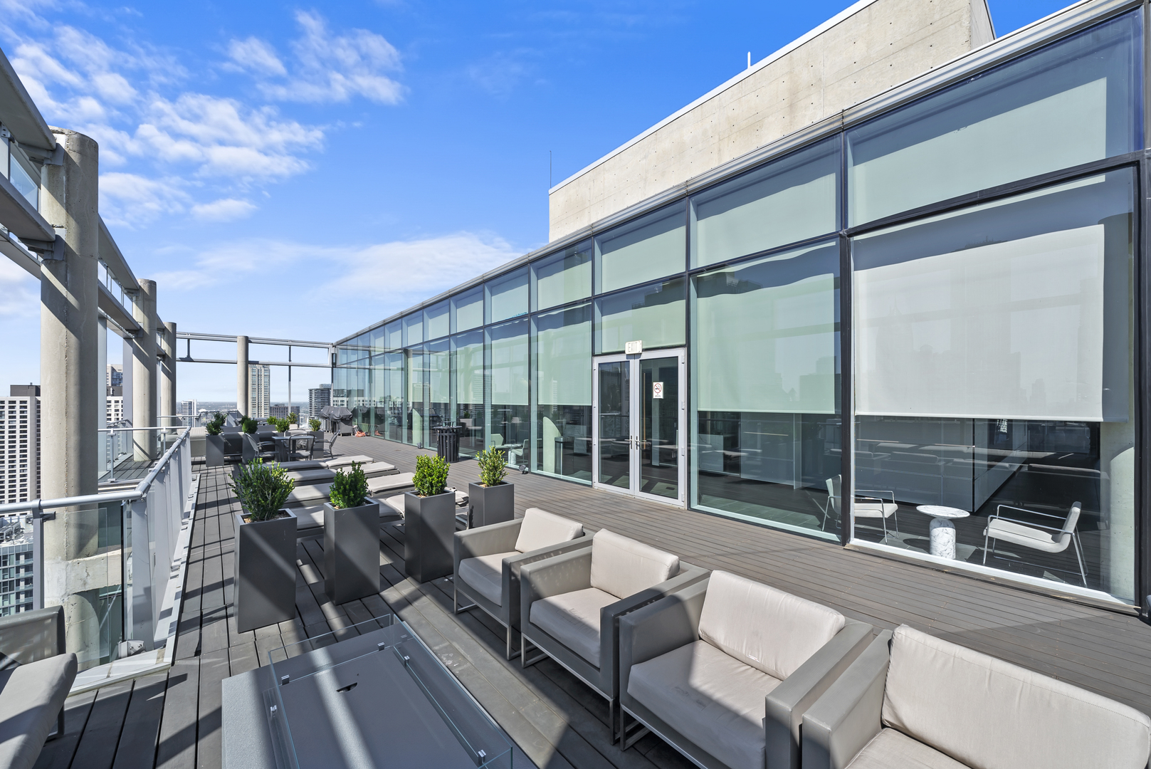 600 N Fairbanks Court Unit: 2502