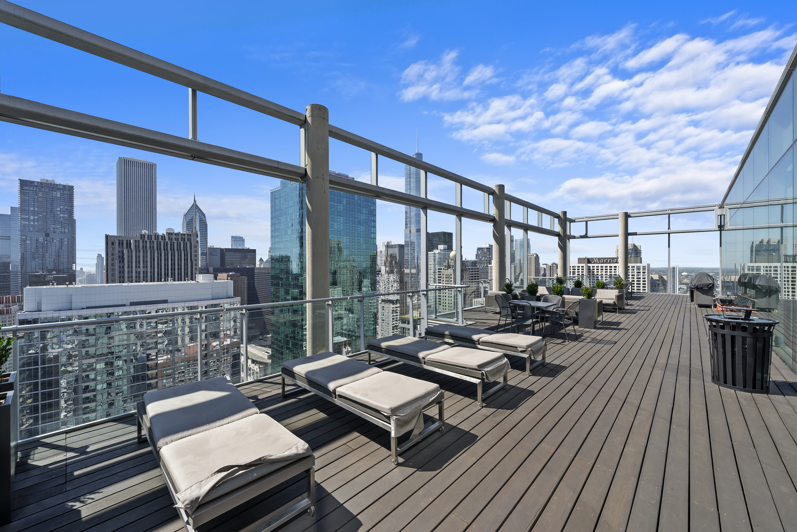 600 N Fairbanks Court Unit: 2502