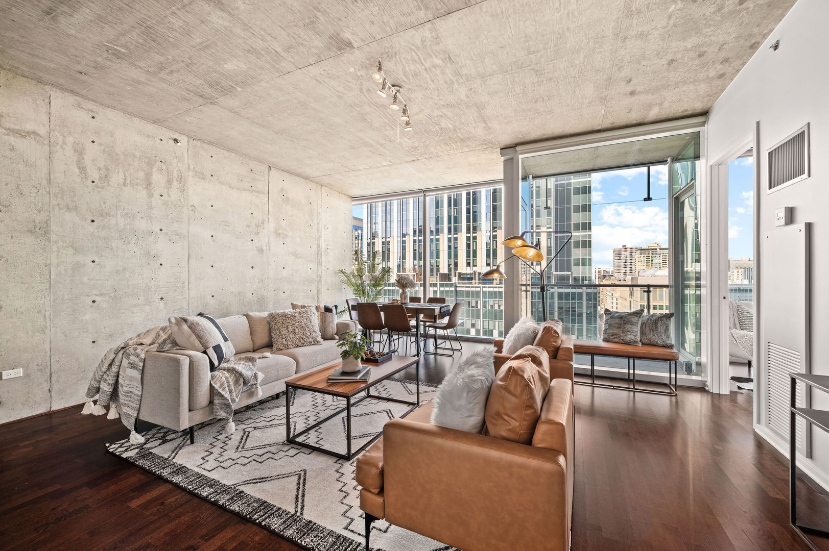 600 N Fairbanks Court Unit: 2502
