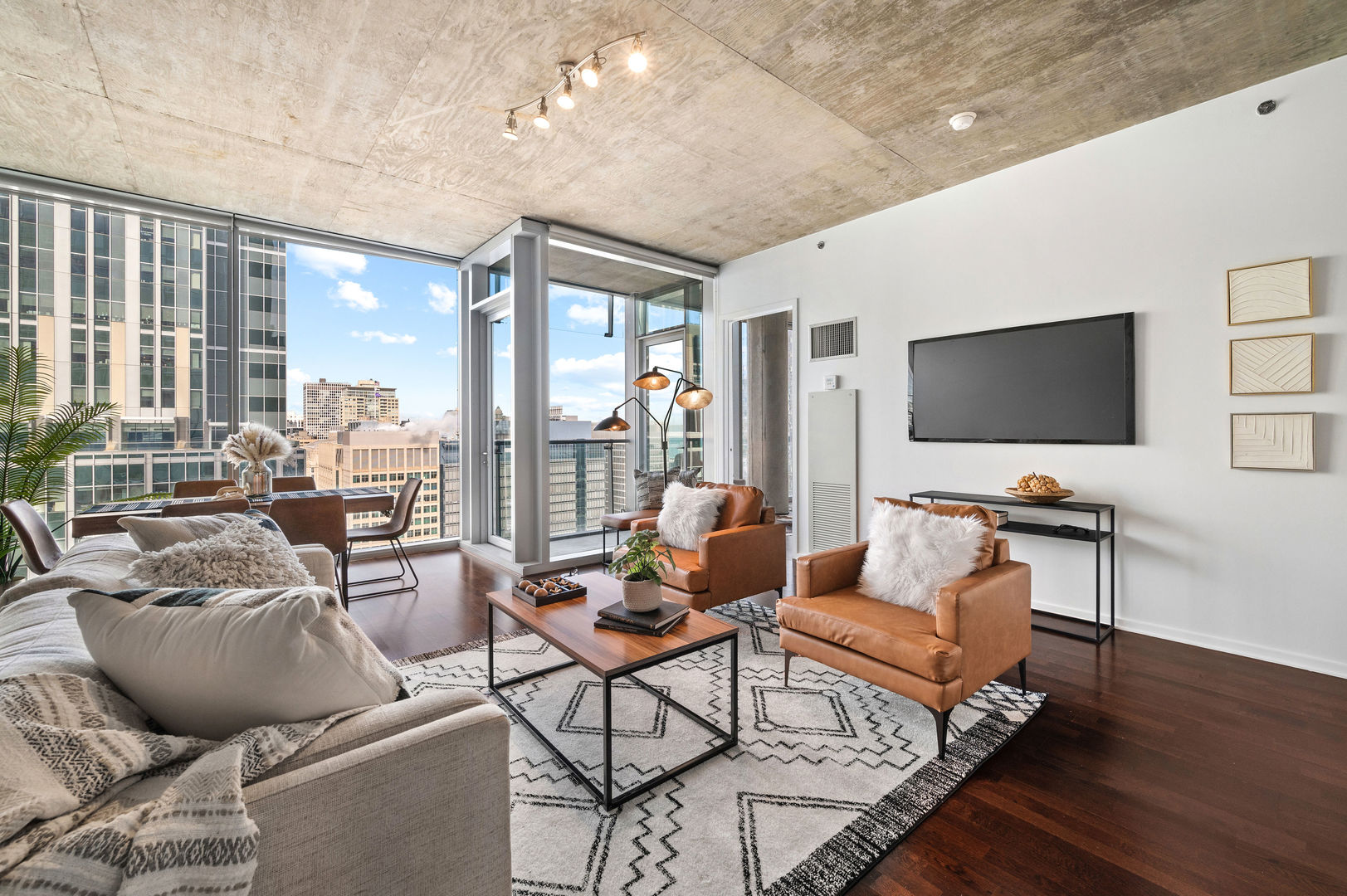 600 N Fairbanks Court Unit: 2502