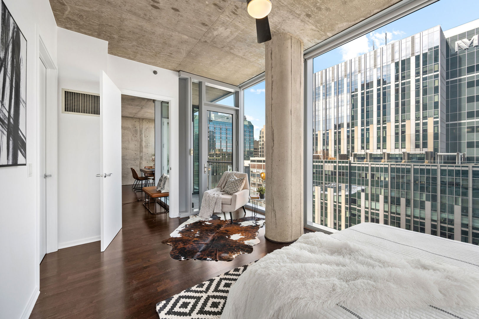 600 N Fairbanks Court Unit: 2502