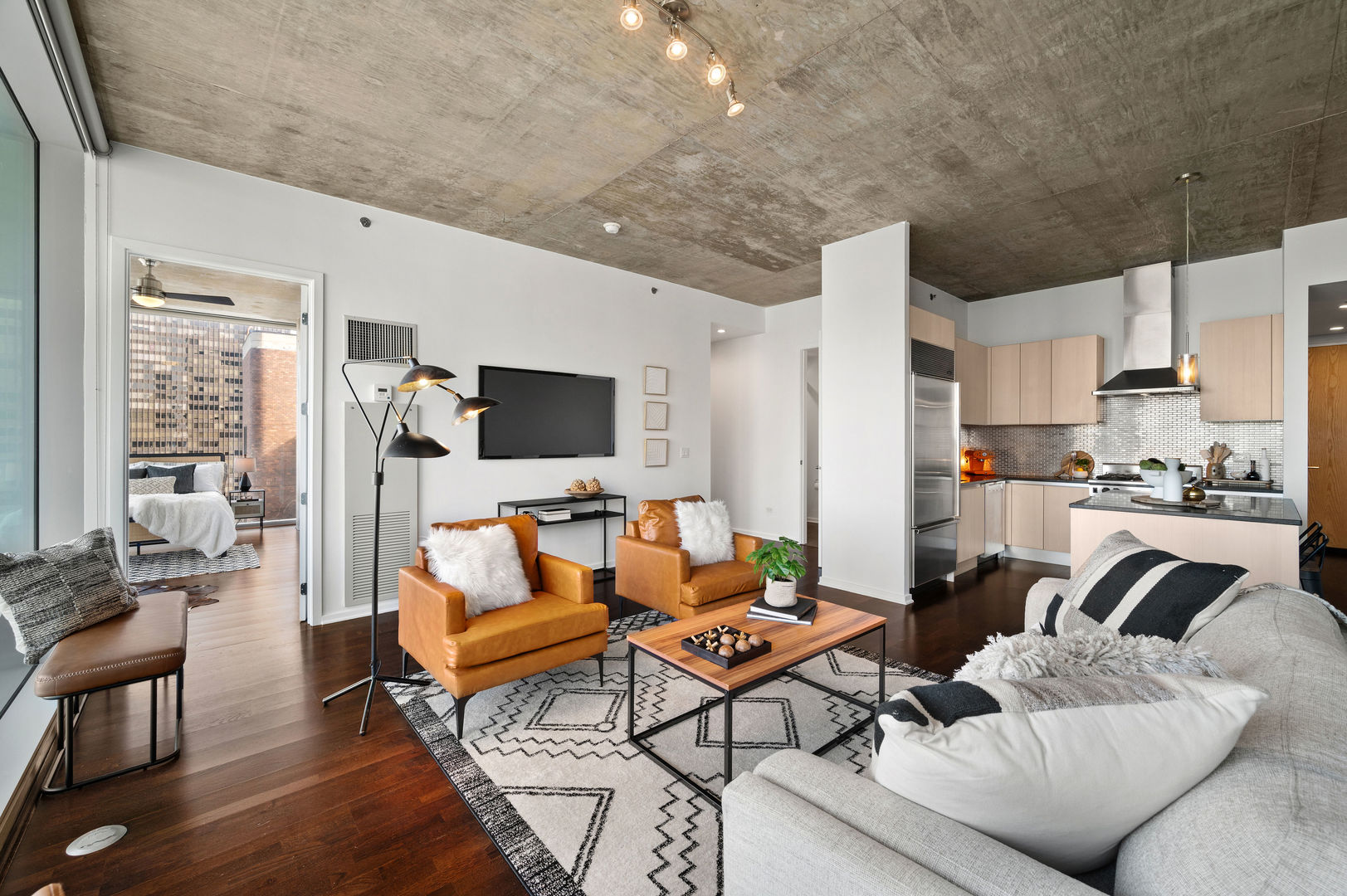 600 N Fairbanks Court Unit: 2502