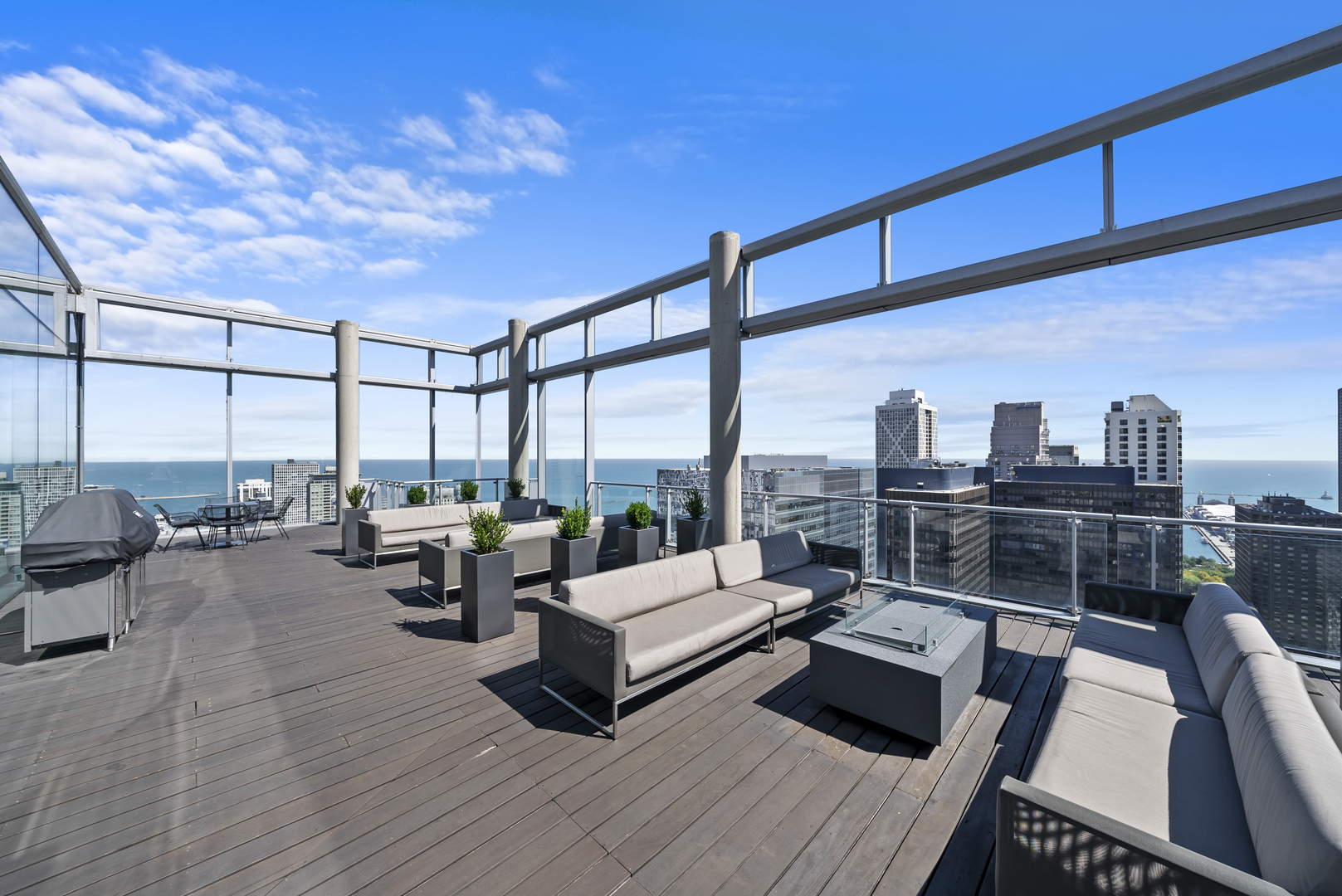 600 N Fairbanks Court Unit: 2502