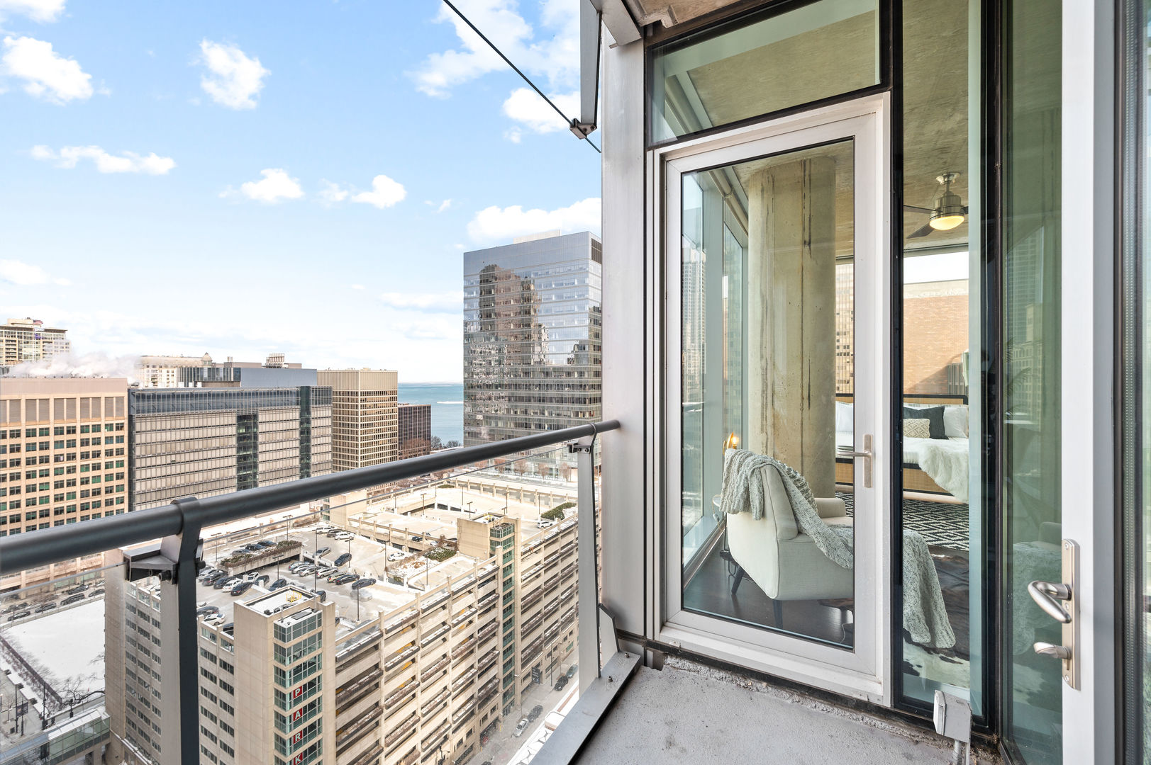 600 N Fairbanks Court Unit: 2502