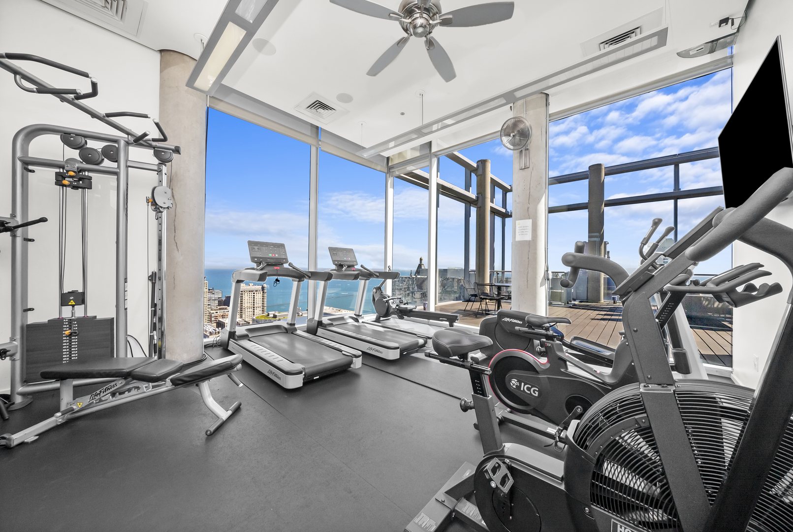 600 N Fairbanks Court Unit: 2502