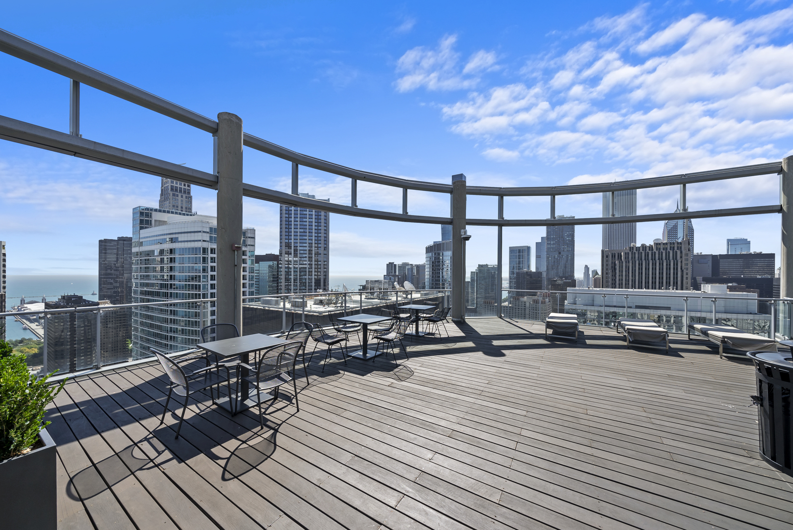 600 N Fairbanks Court Unit: 2502