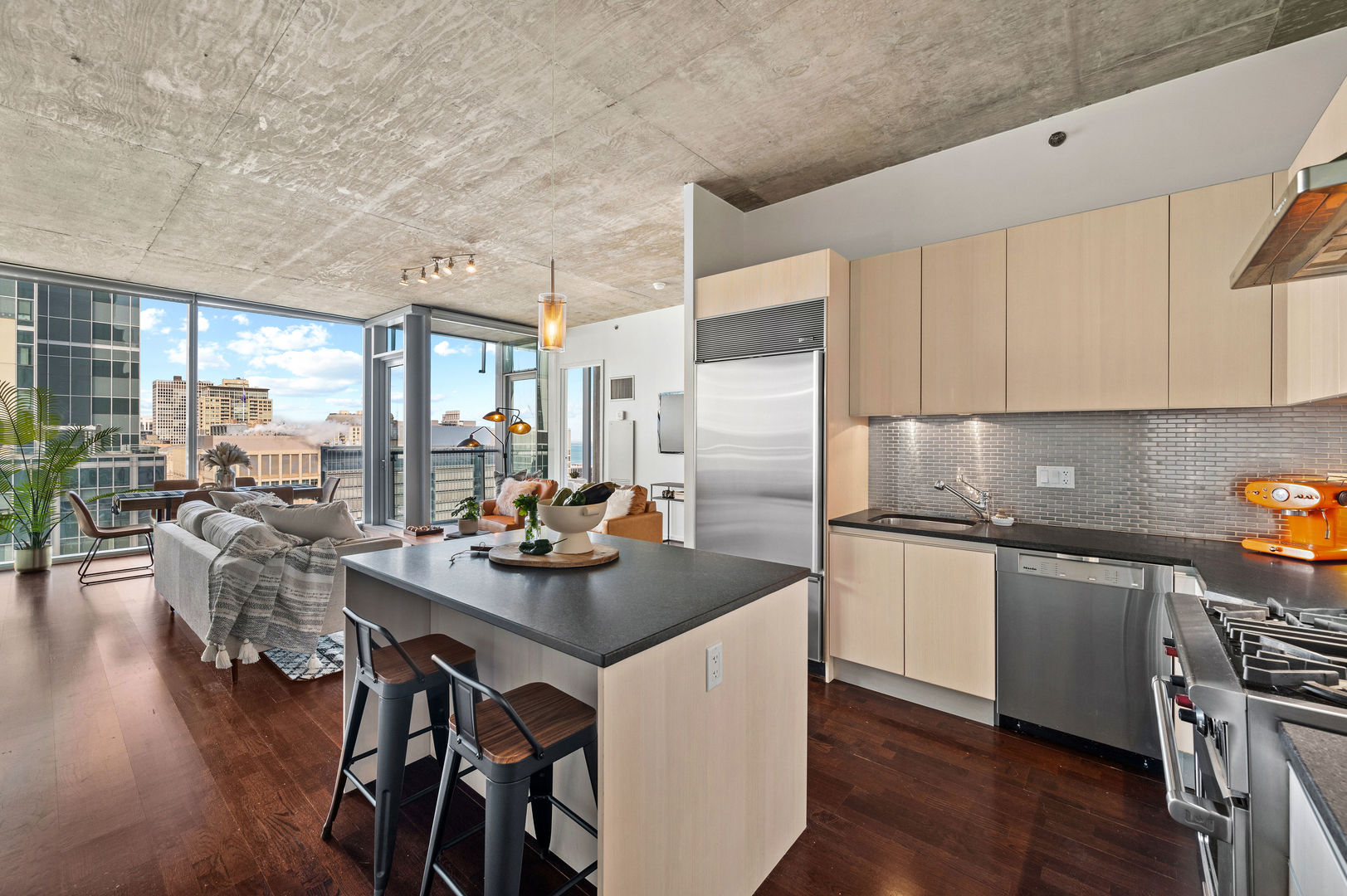 600 N Fairbanks Court Unit: 2502