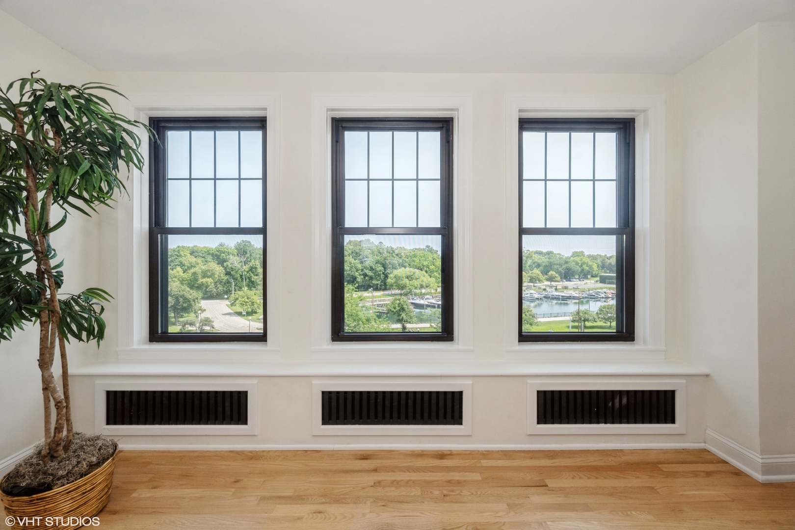 3530 N Lake Shore Drive Unit: 5B