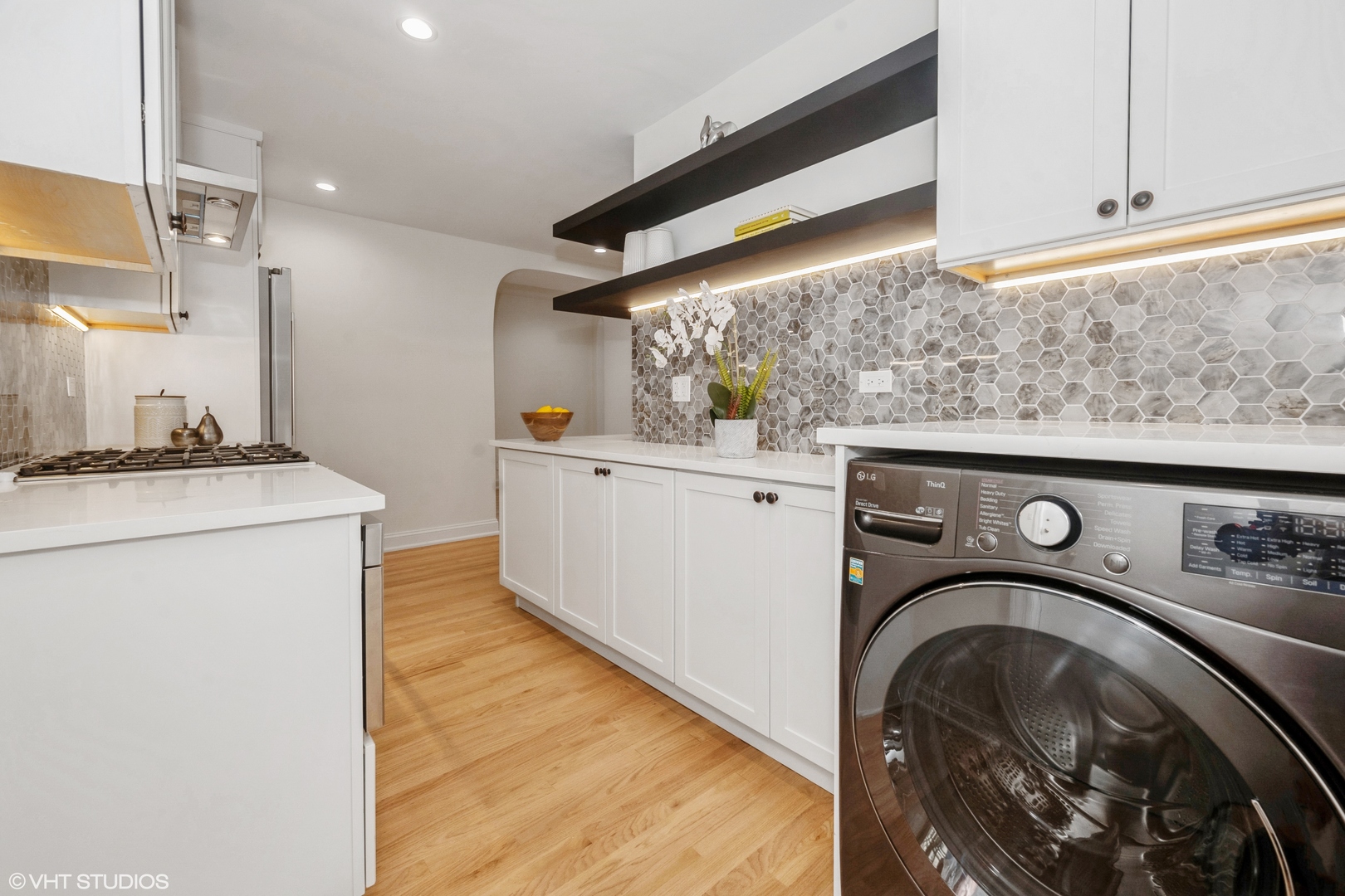3530 N Lake Shore Drive Unit: 5B
