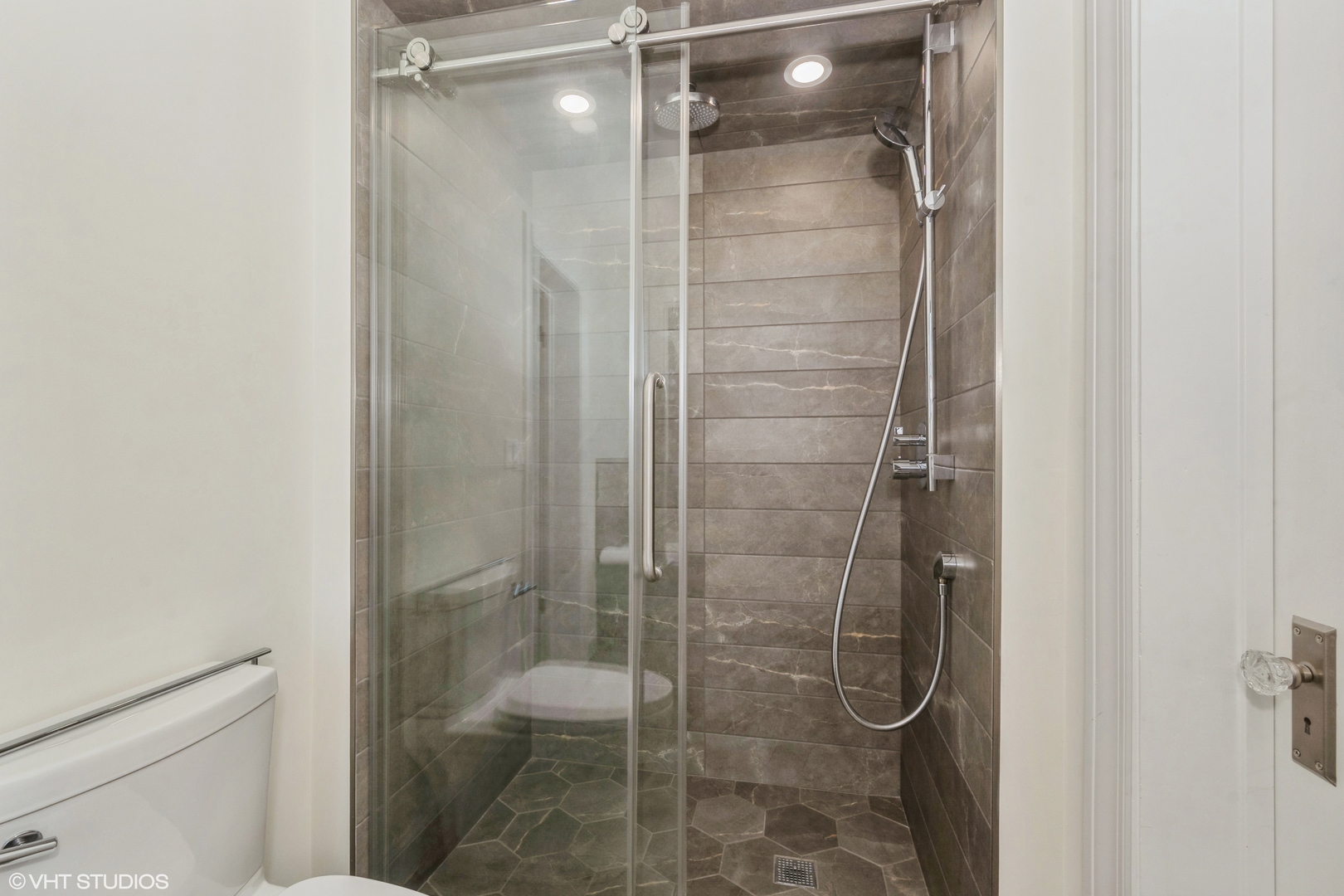 3530 N Lake Shore Drive Unit: 5B