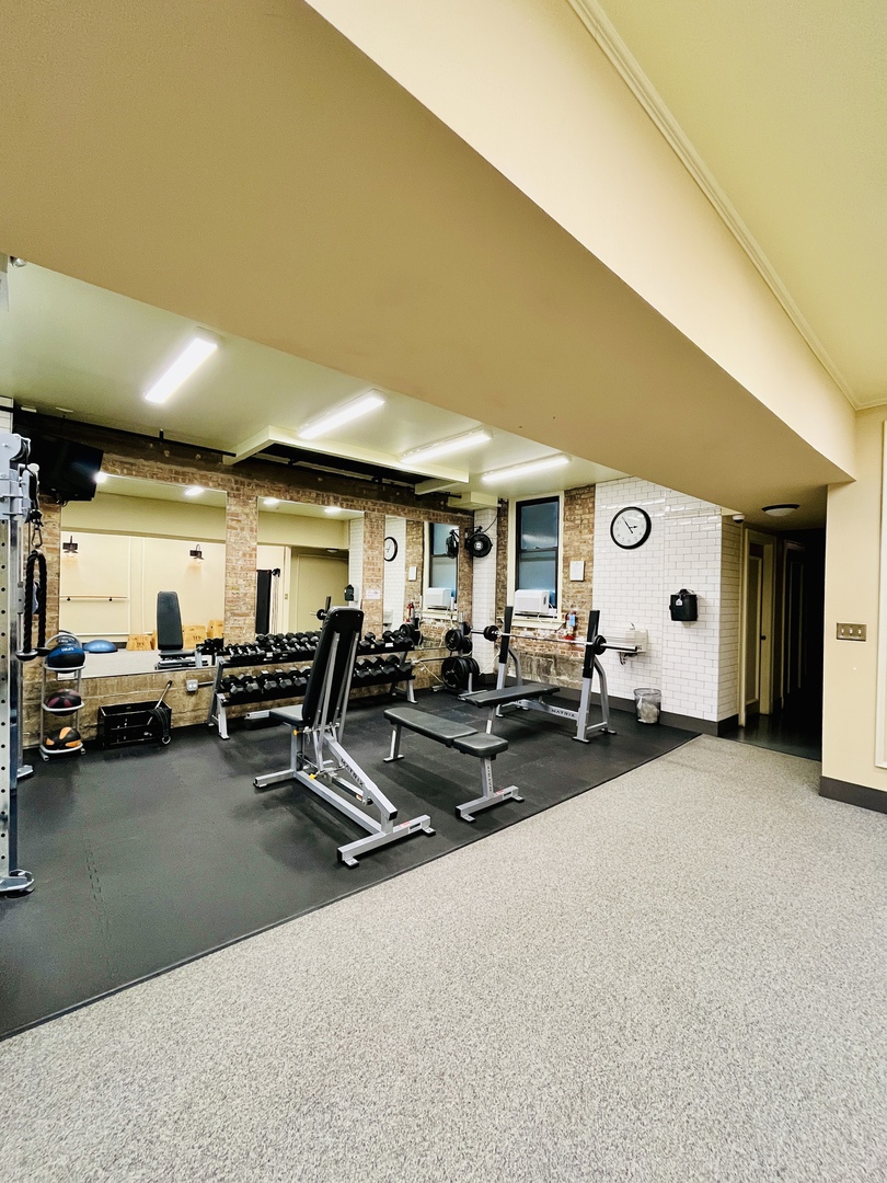 3530 N Lake Shore Drive Unit: 5B