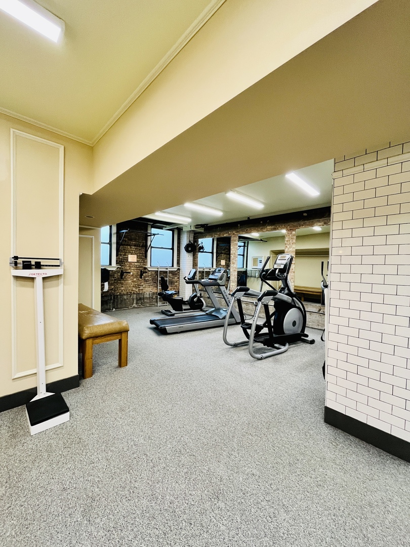 3530 N Lake Shore Drive Unit: 5B