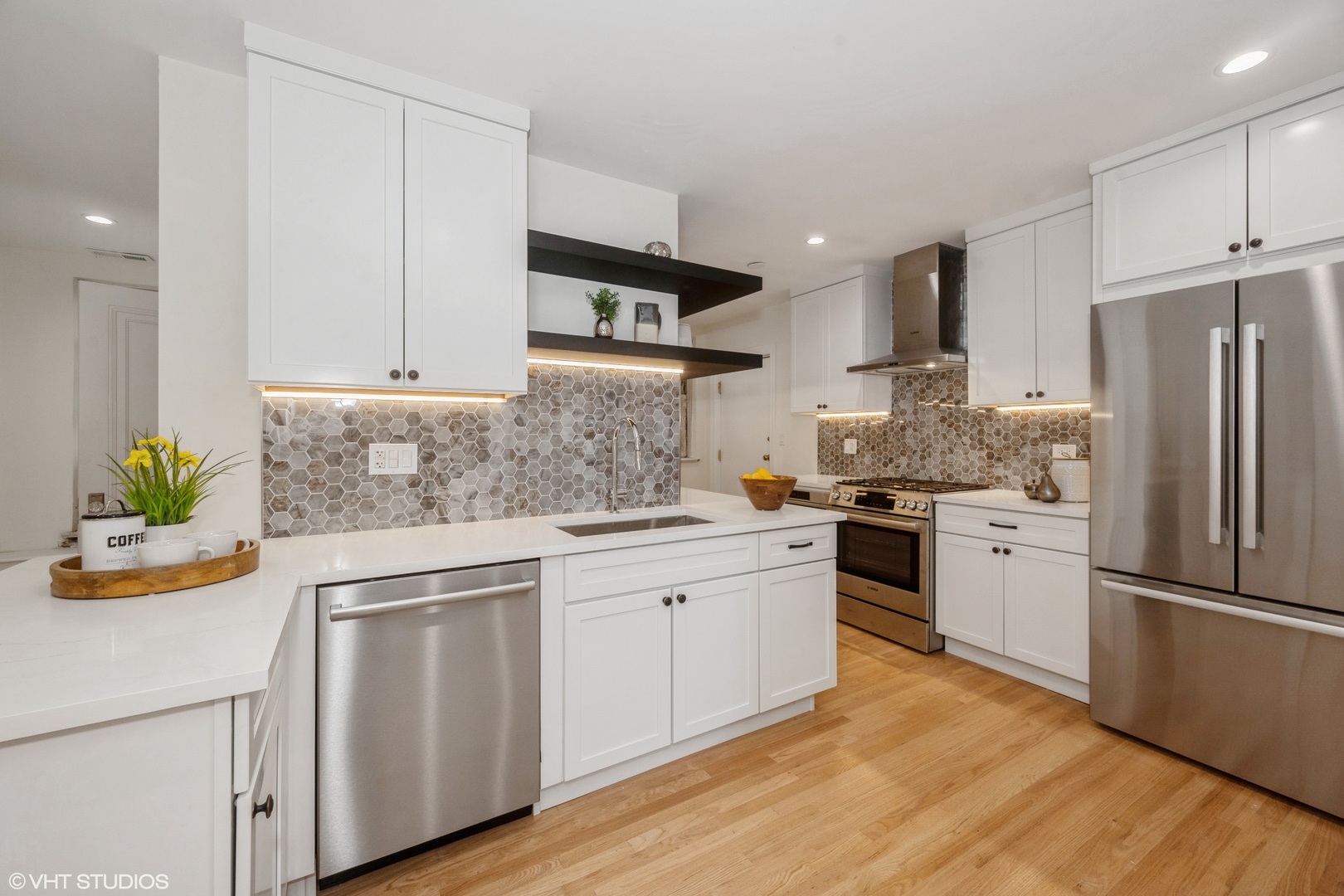 3530 N Lake Shore Drive Unit: 5B