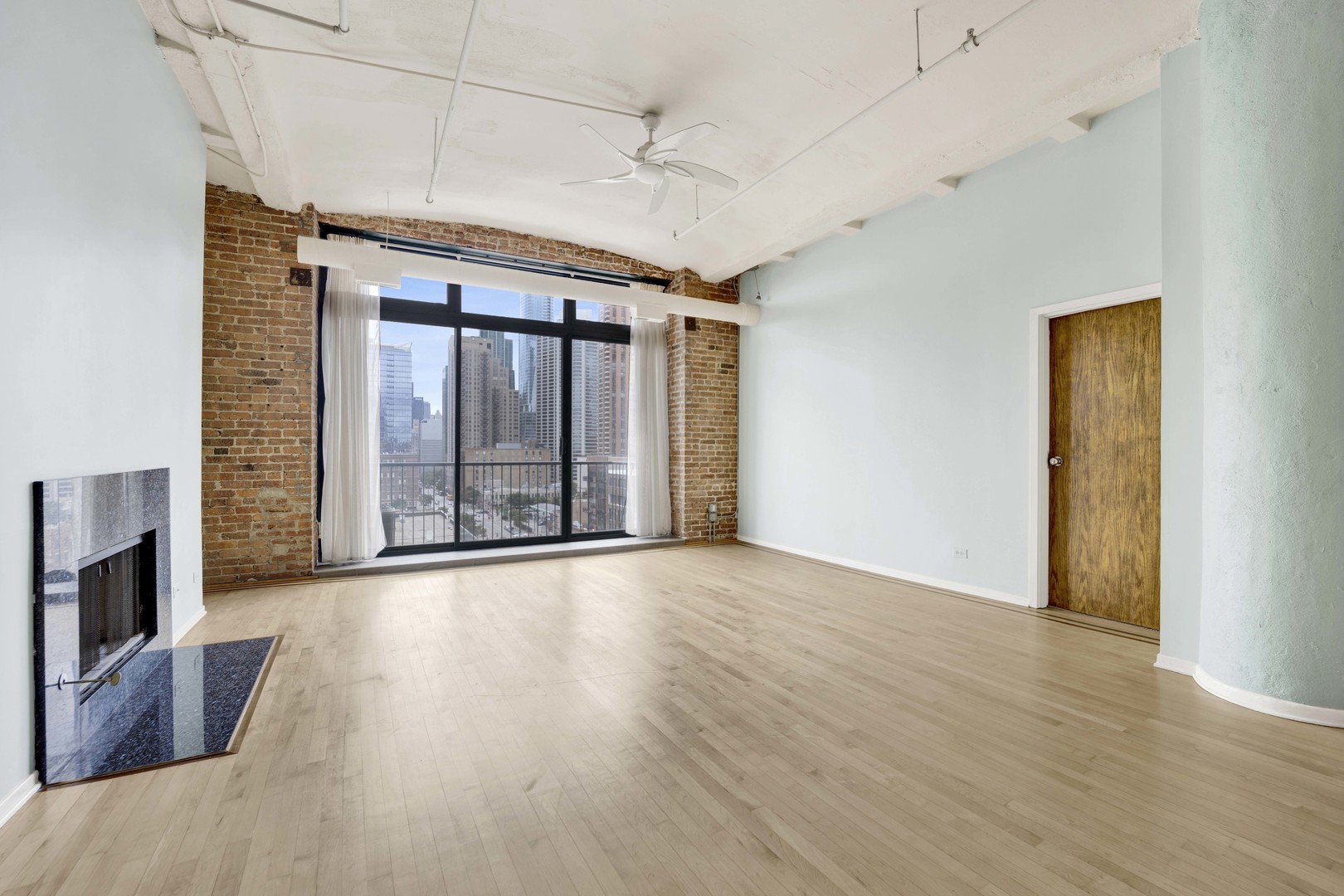 1322 S Wabash Avenue Unit: 807