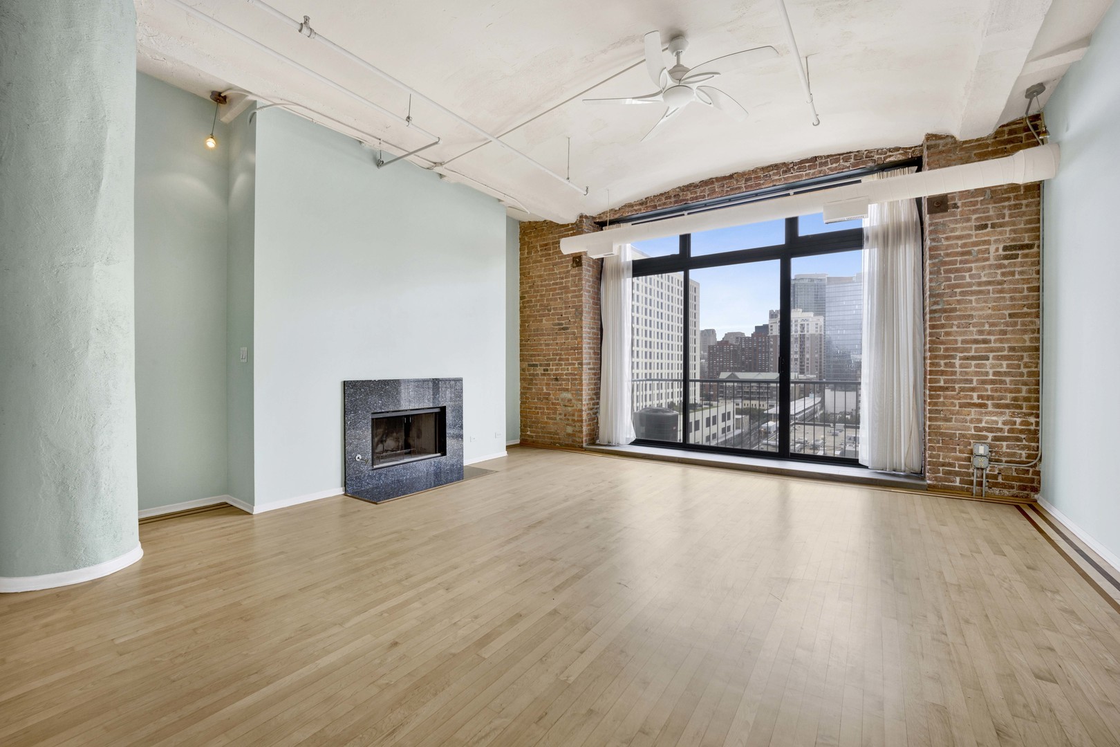 1322 S Wabash Avenue Unit: 807