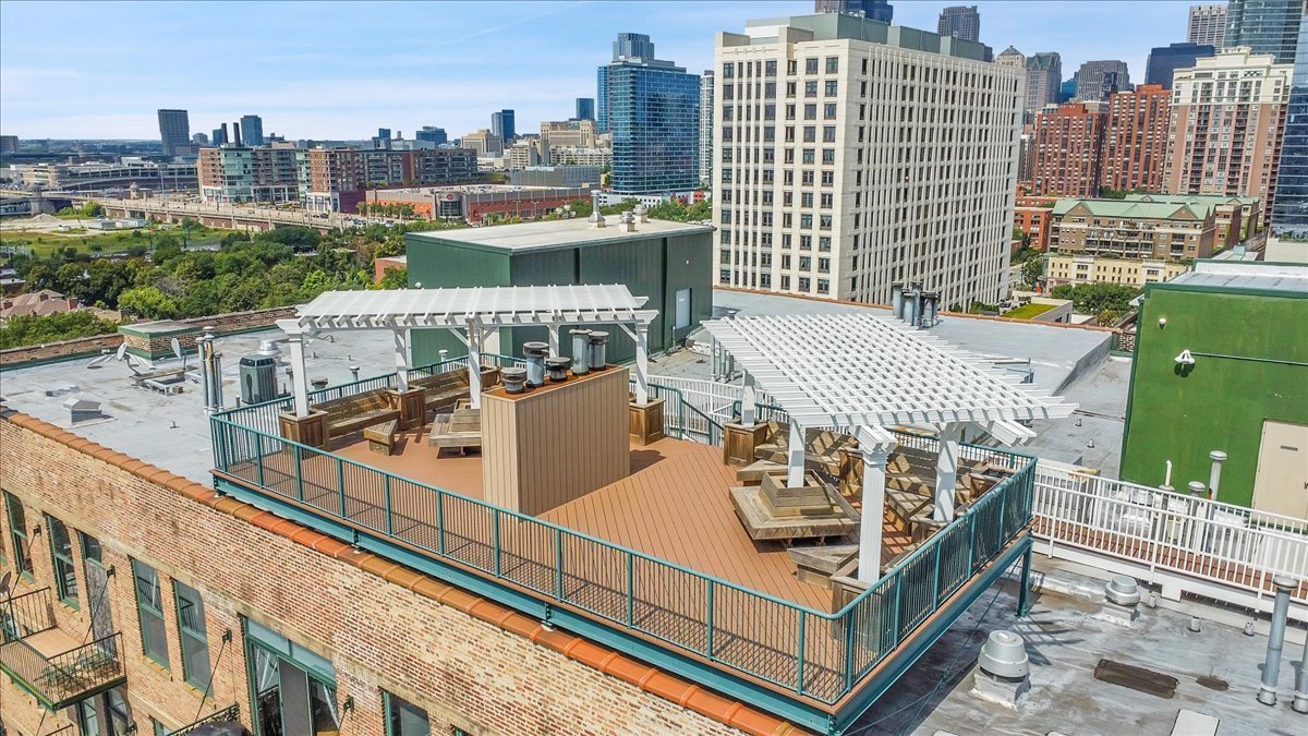 1322 S Wabash Avenue Unit: 807