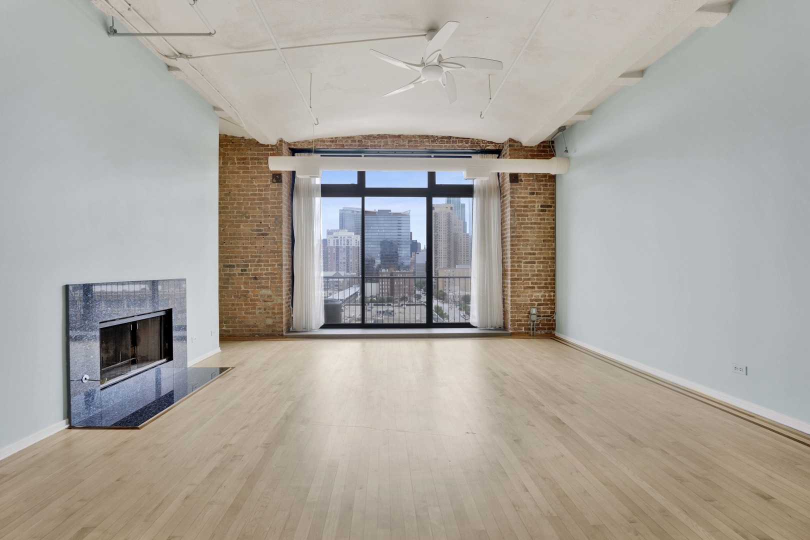 1322 S Wabash Avenue Unit: 807