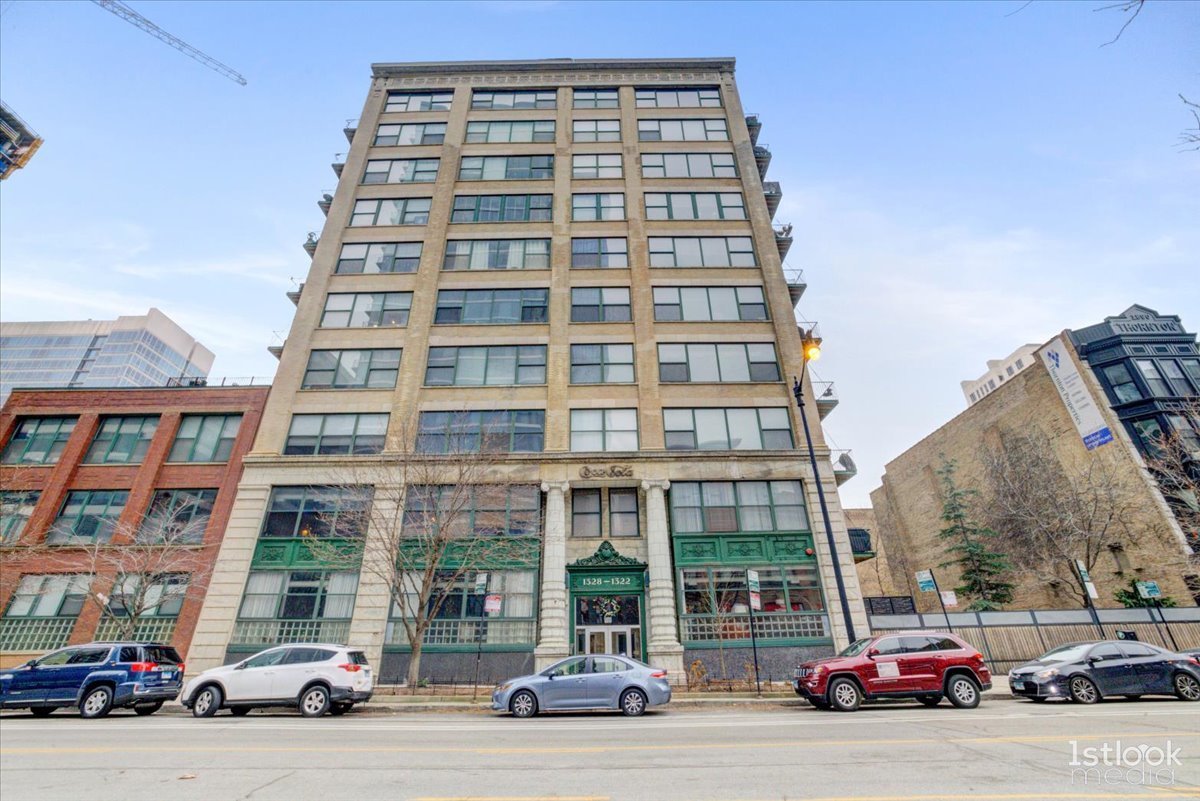 1322 S Wabash Avenue Unit: 807
