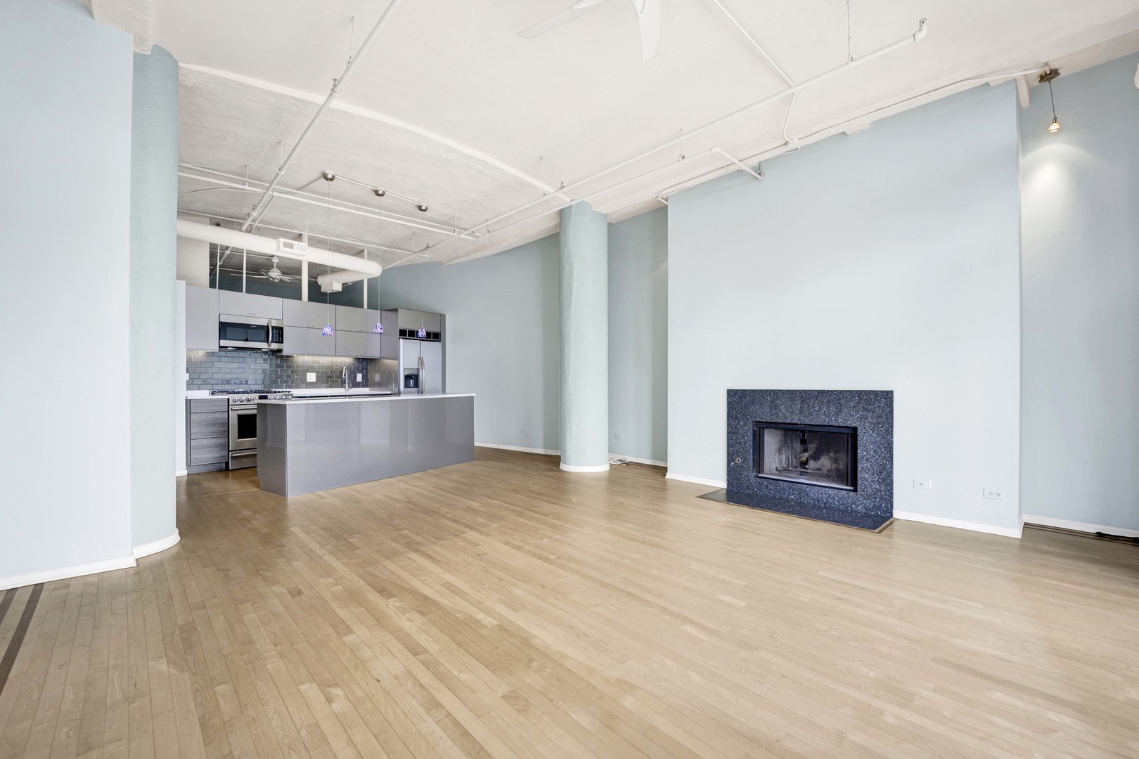 1322 S Wabash Avenue Unit: 807