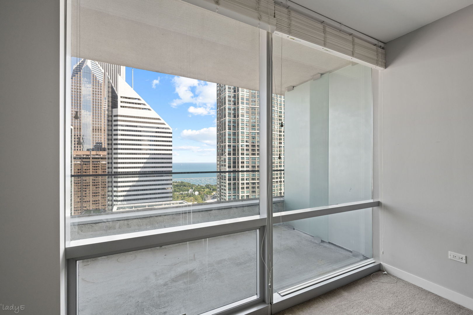 8 E Randolph Street Unit: 3202