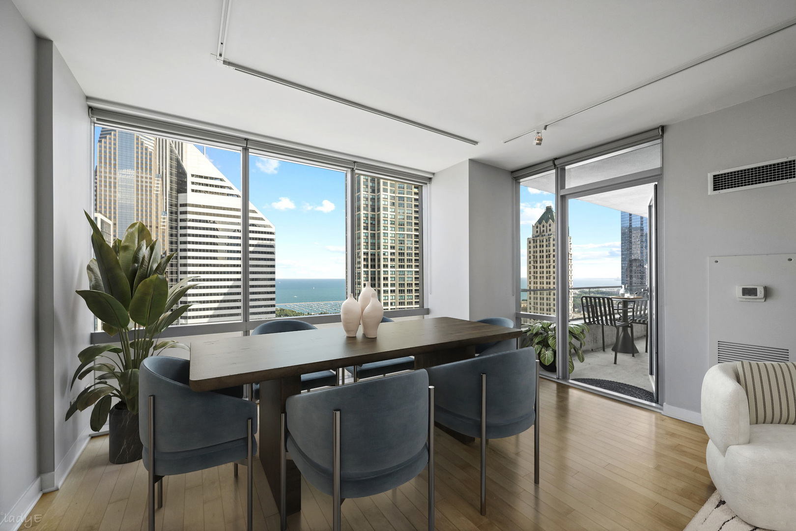 8 E Randolph Street Unit: 3202