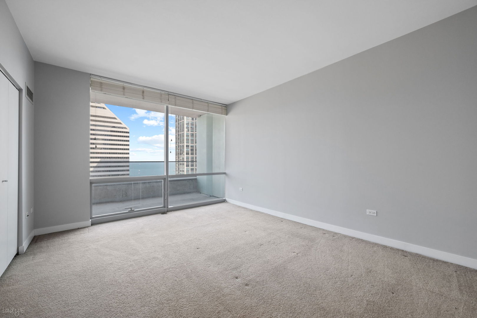 8 E Randolph Street Unit: 3202