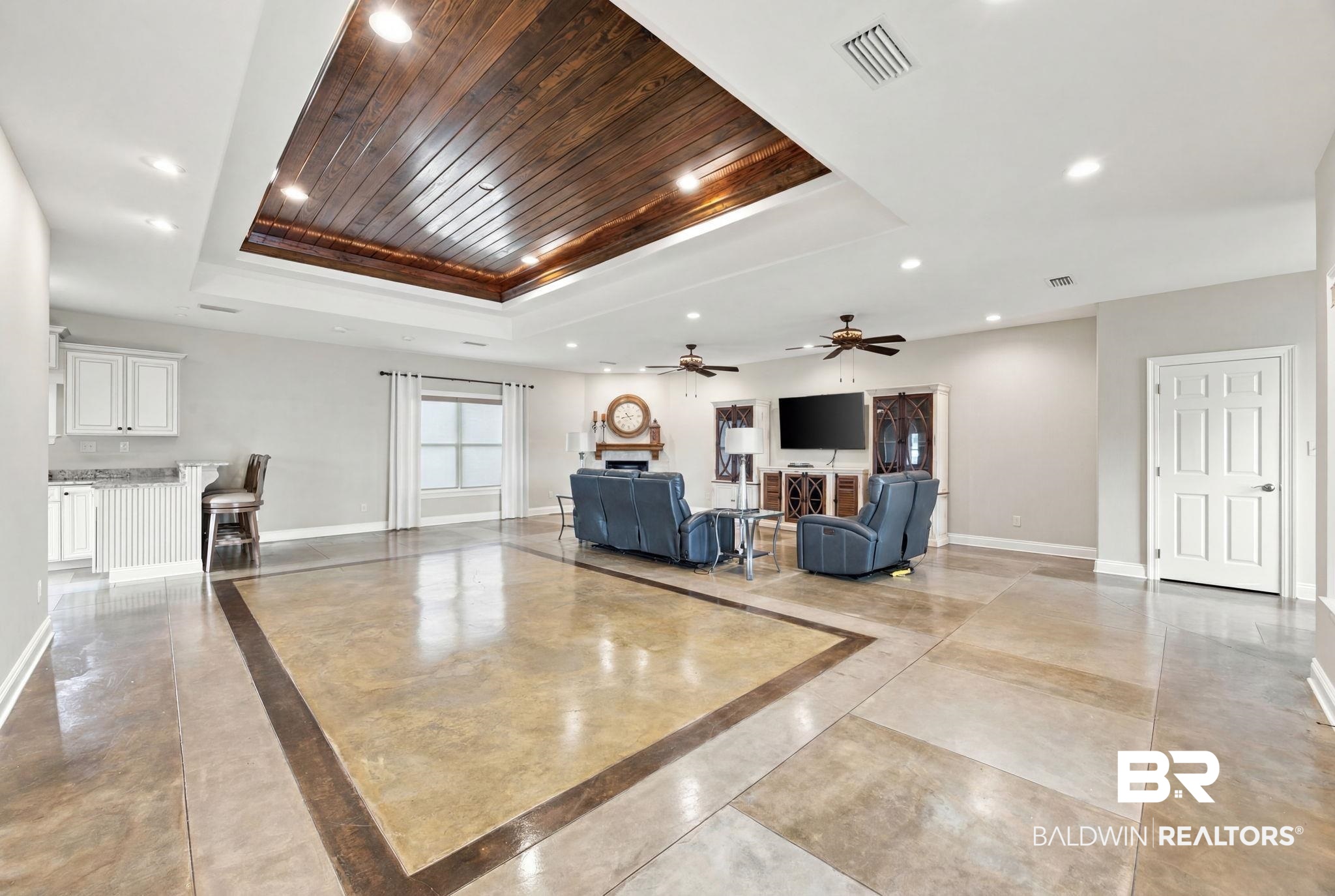 15896 County Road 73
