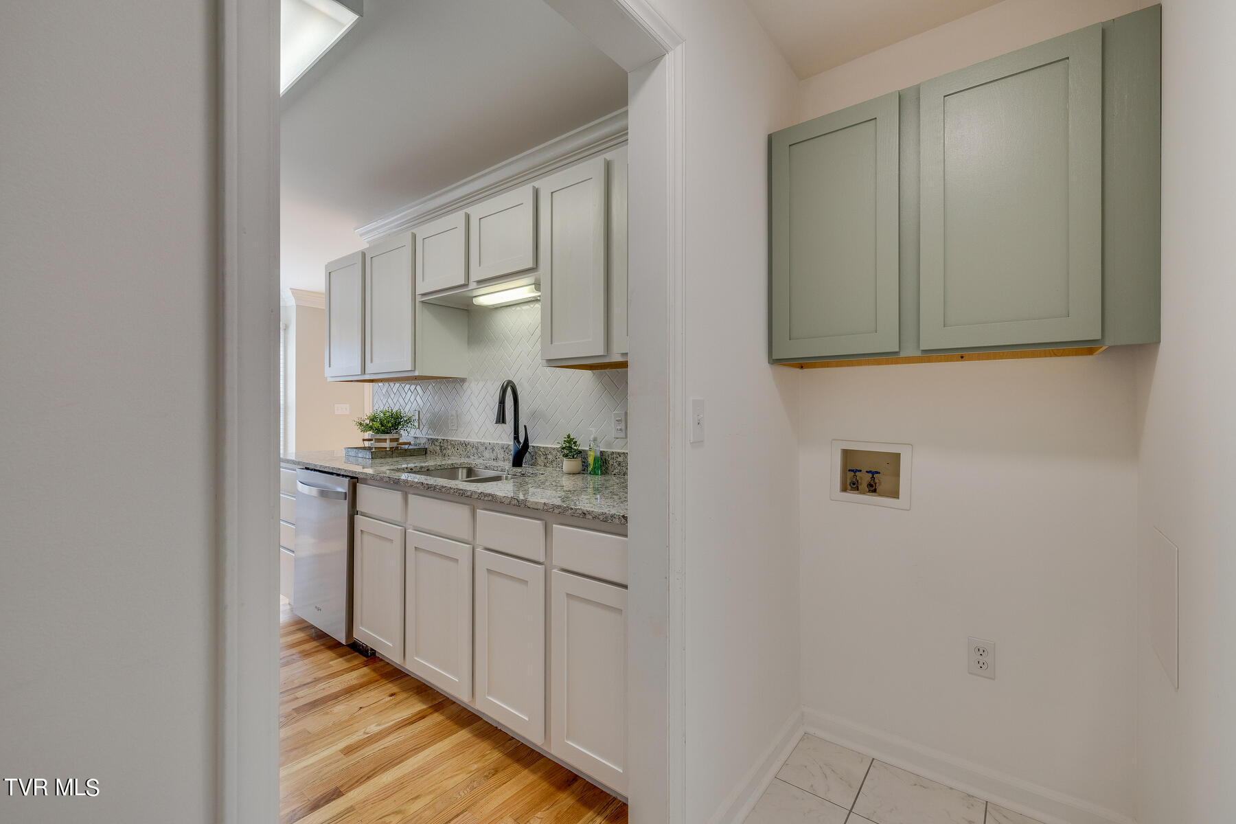 419 Andover Court, 419
