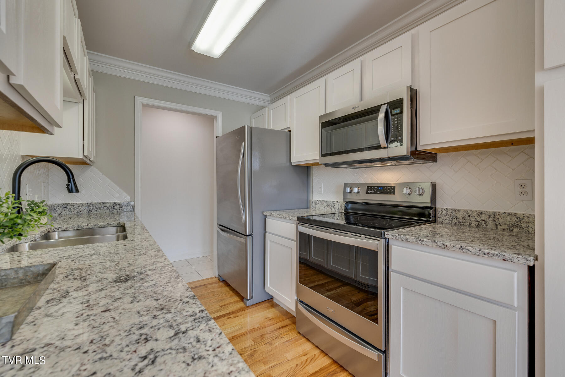 419 Andover Court, 419