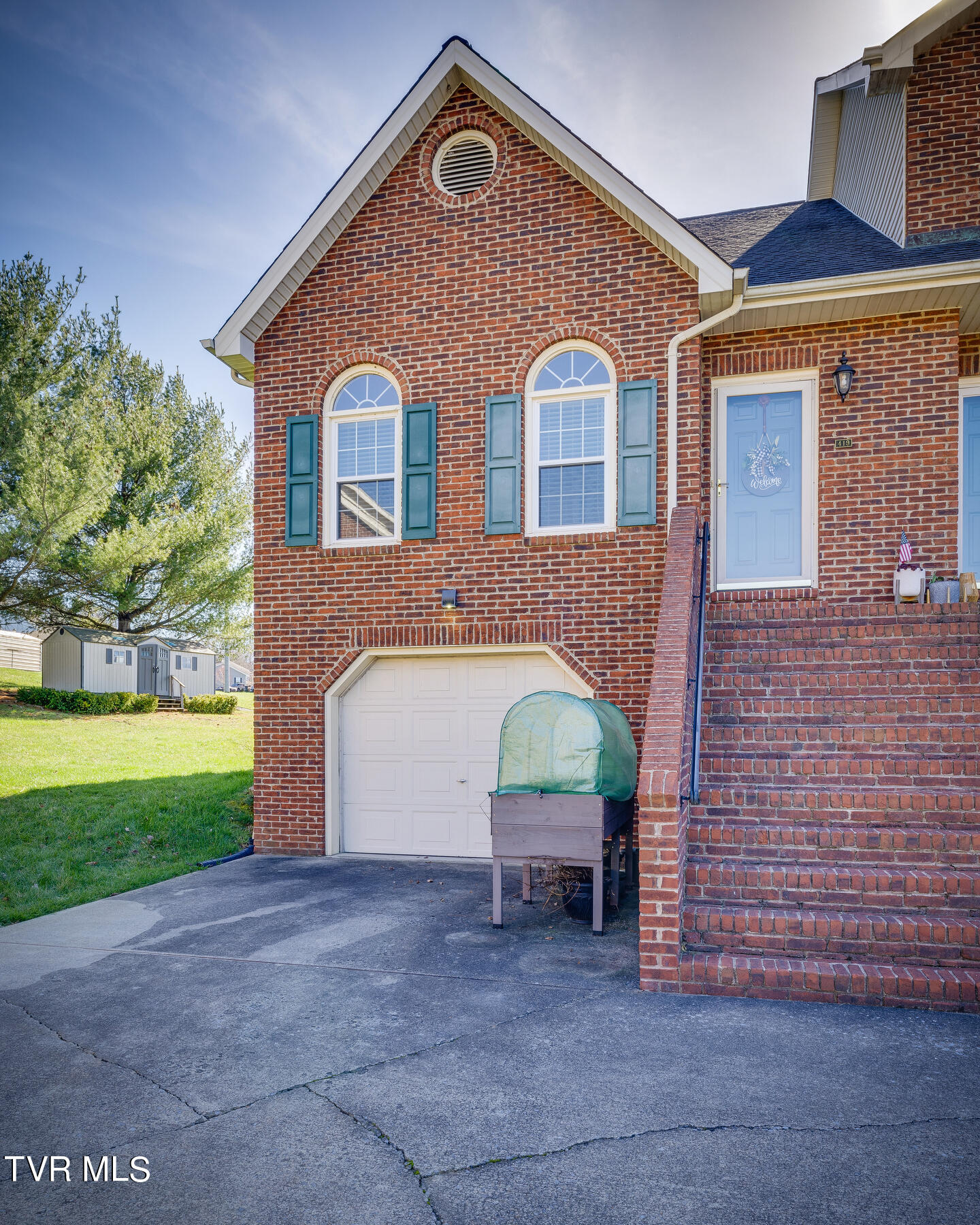 419 Andover Court, 419
