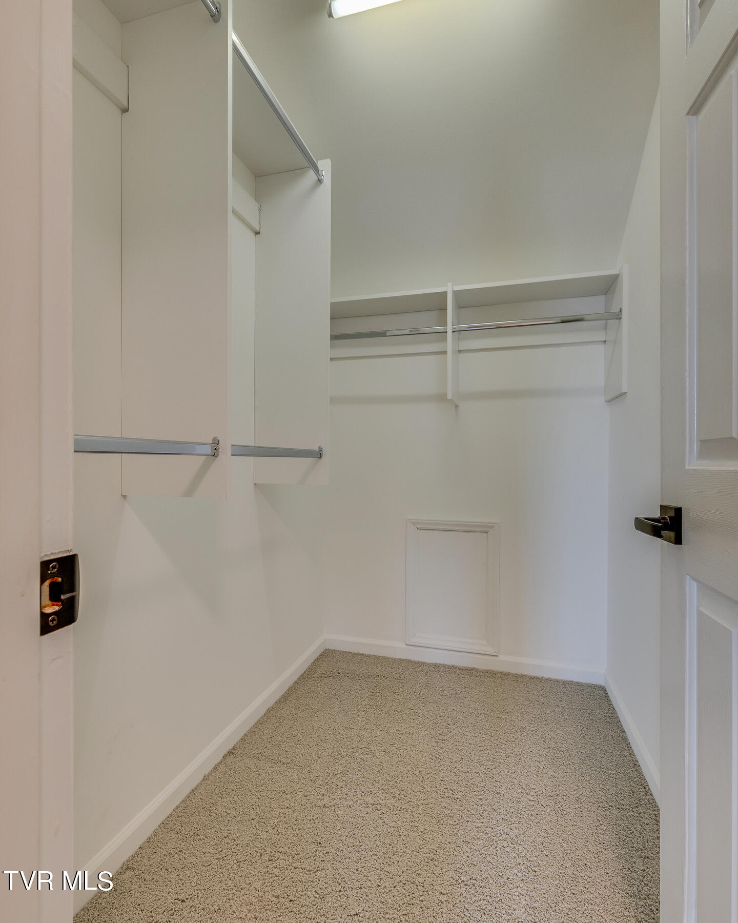419 Andover Court, 419