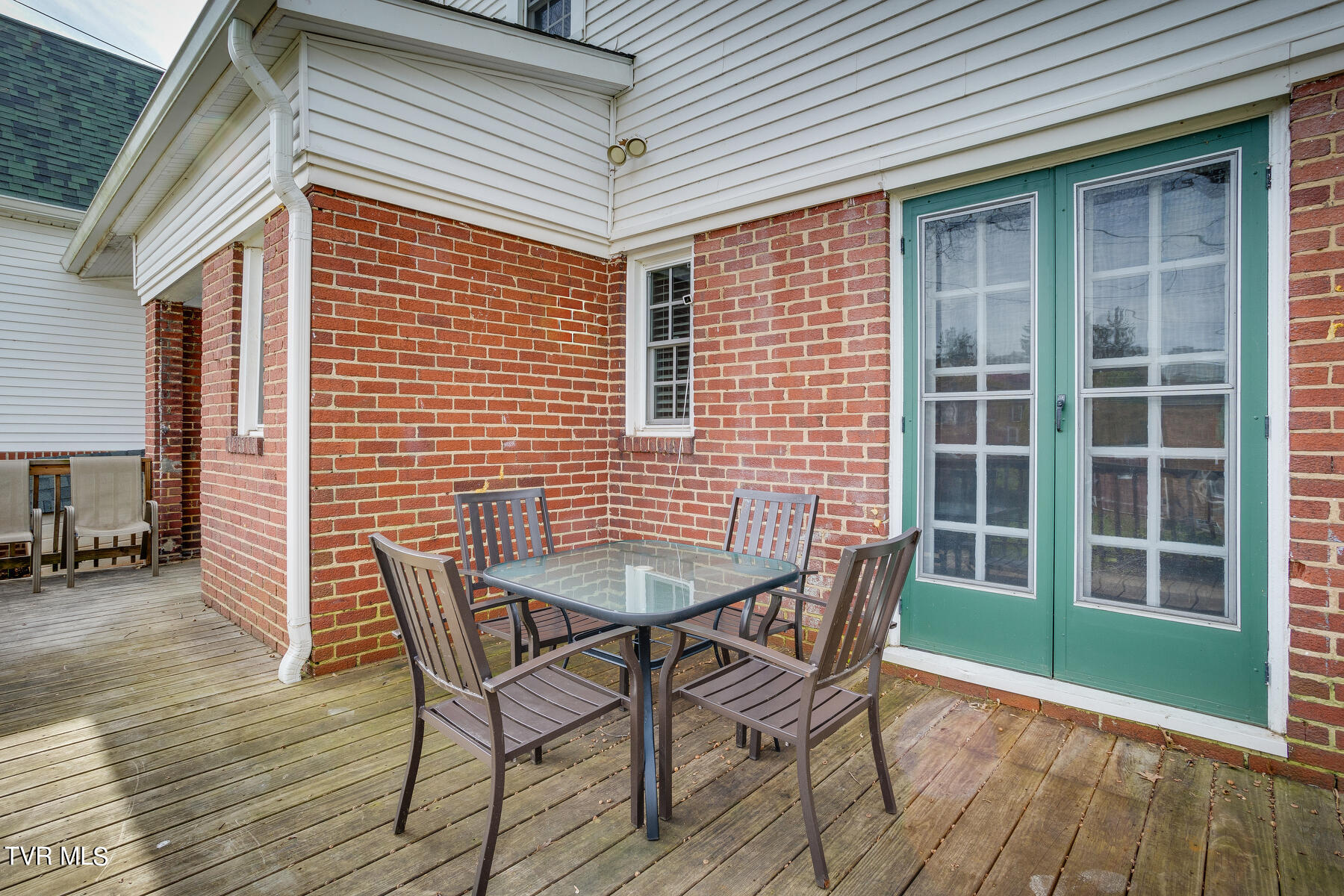 702 Yadkin Street