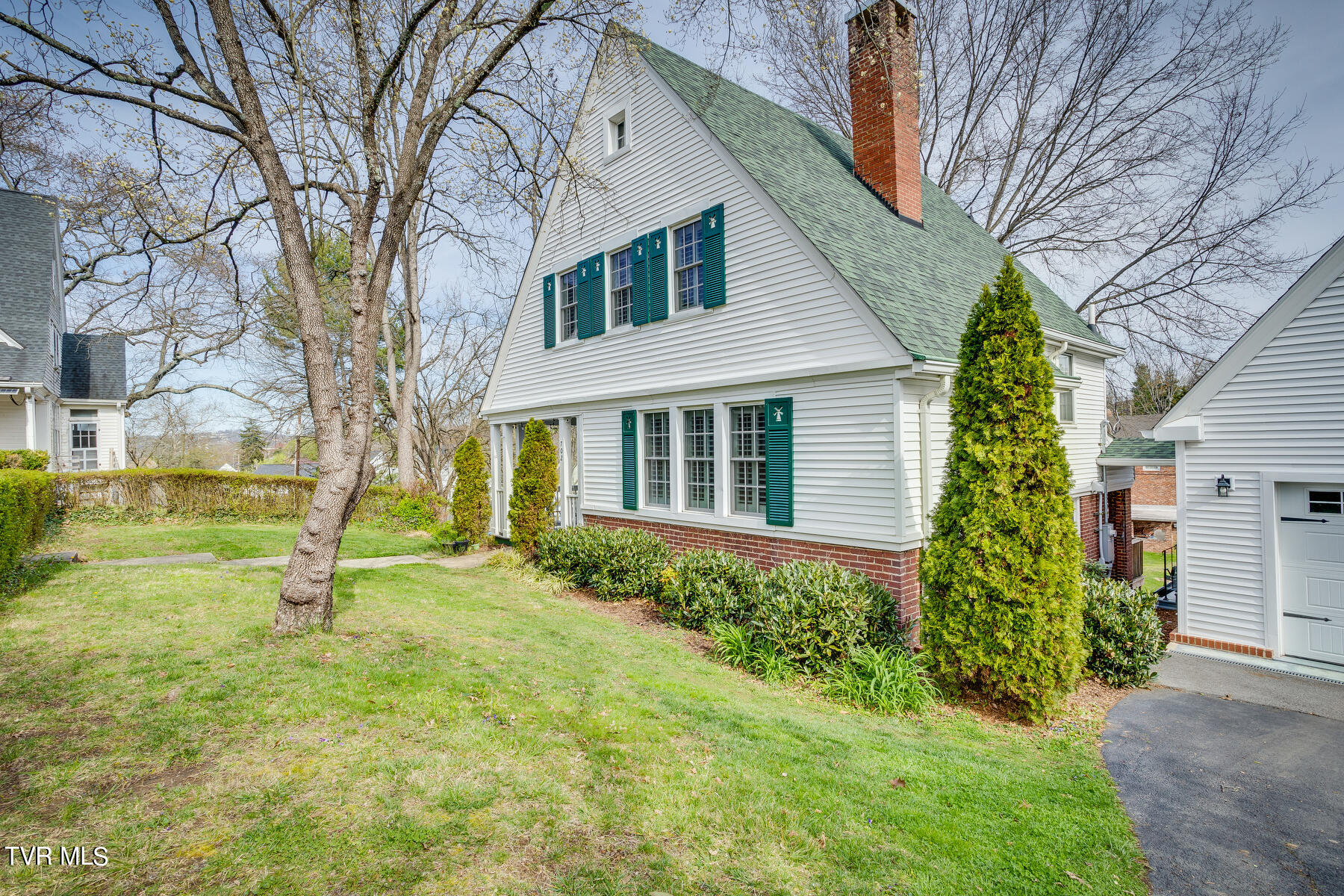 702 Yadkin Street