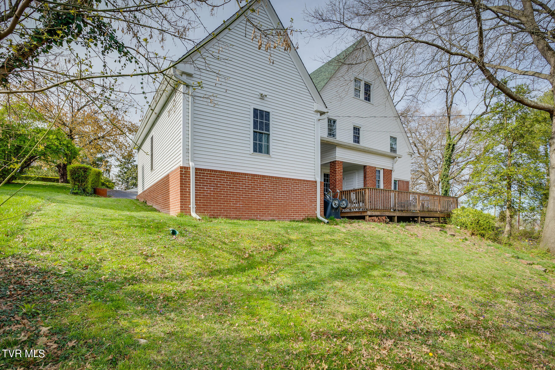 702 Yadkin Street