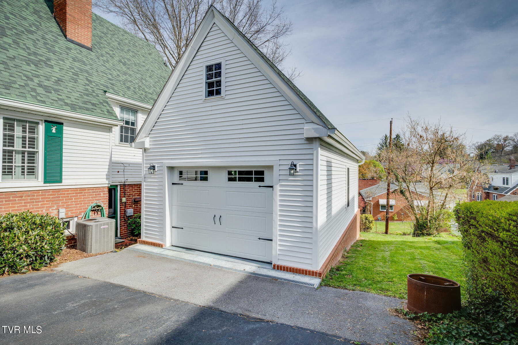 702 Yadkin Street