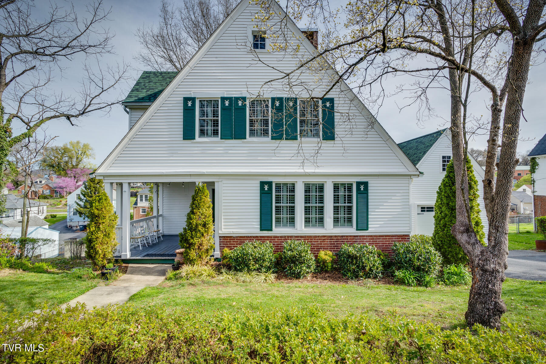 702 Yadkin Street