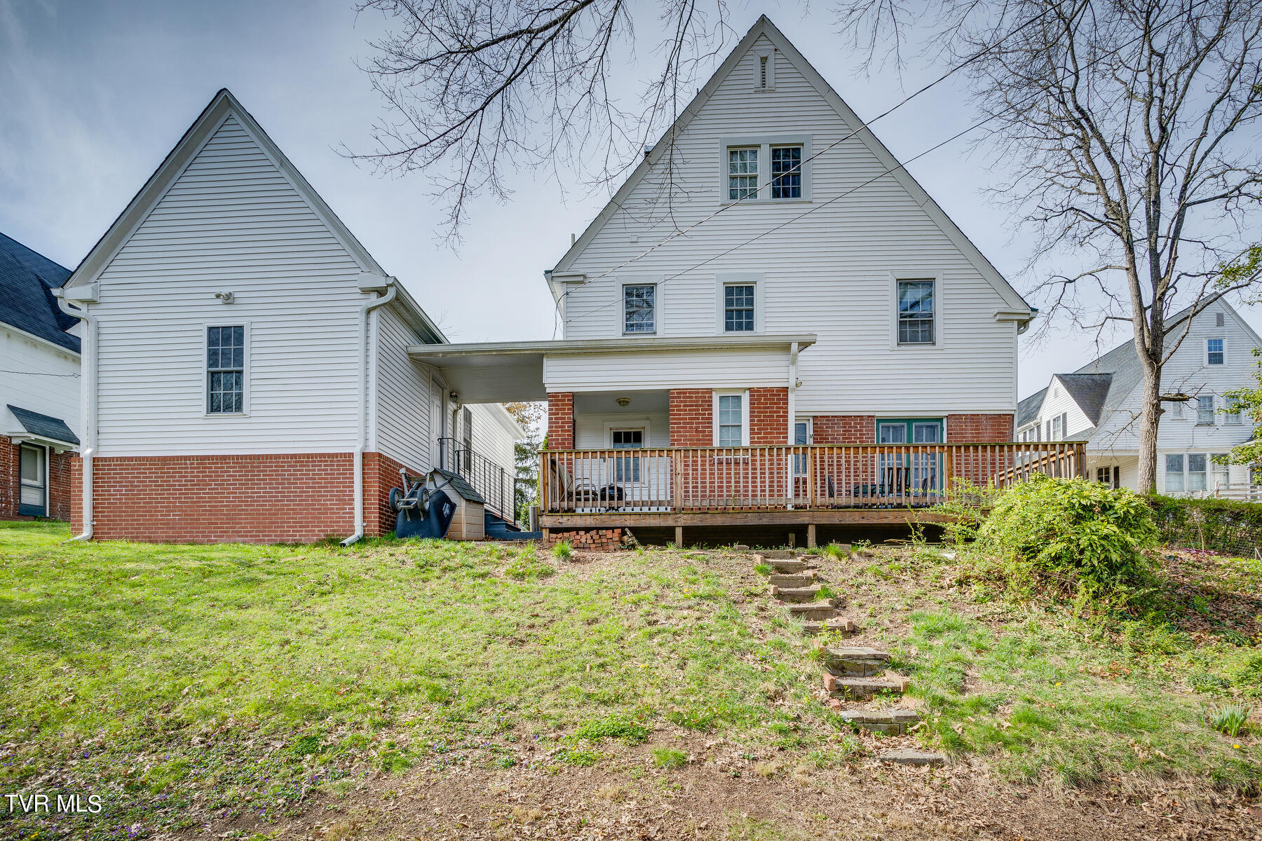 702 Yadkin Street