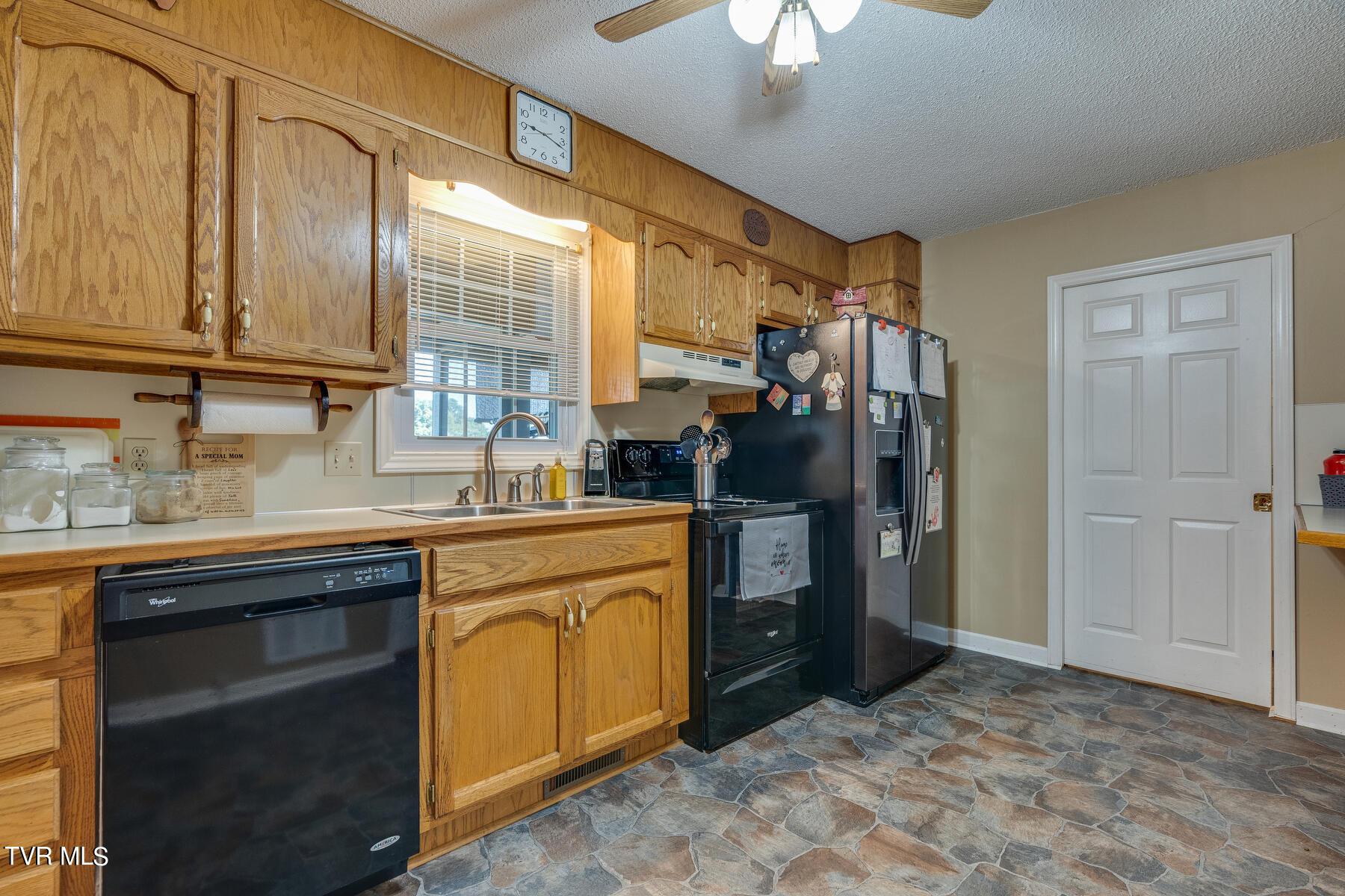 3912 Thornton Drive