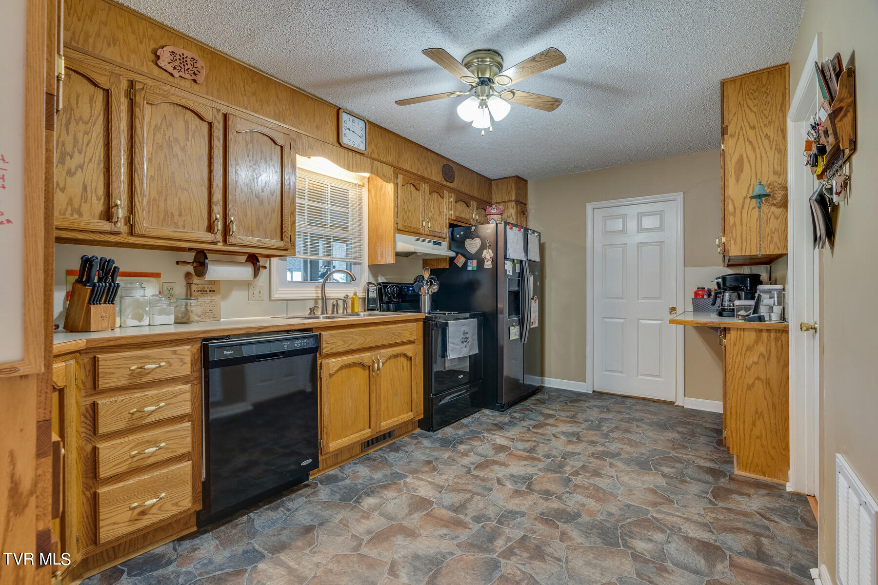 3912 Thornton Drive