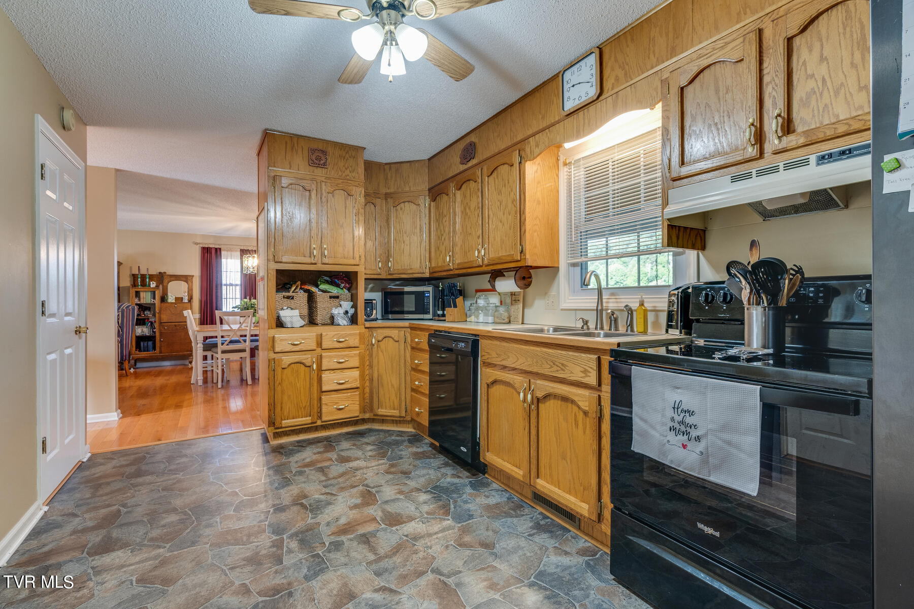 3912 Thornton Drive