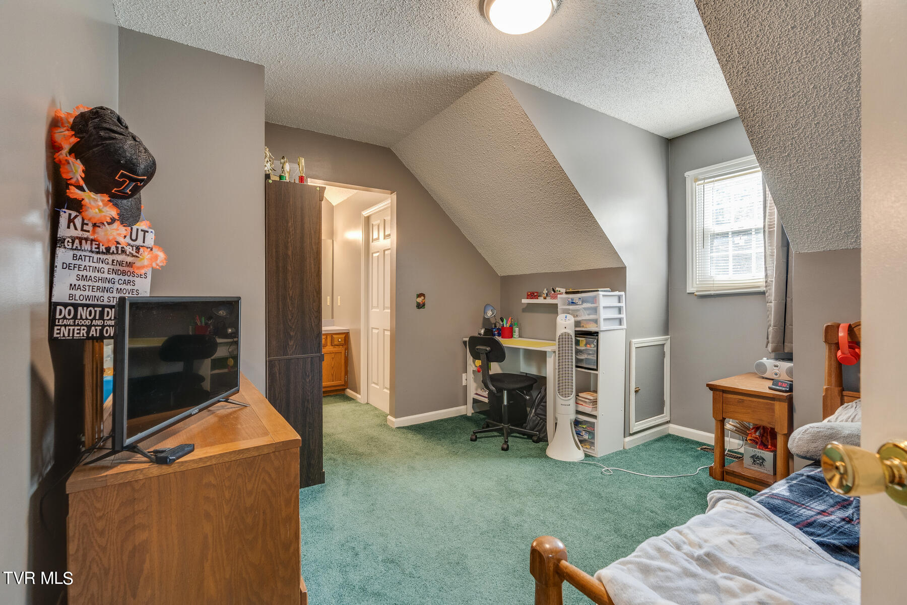 3912 Thornton Drive
